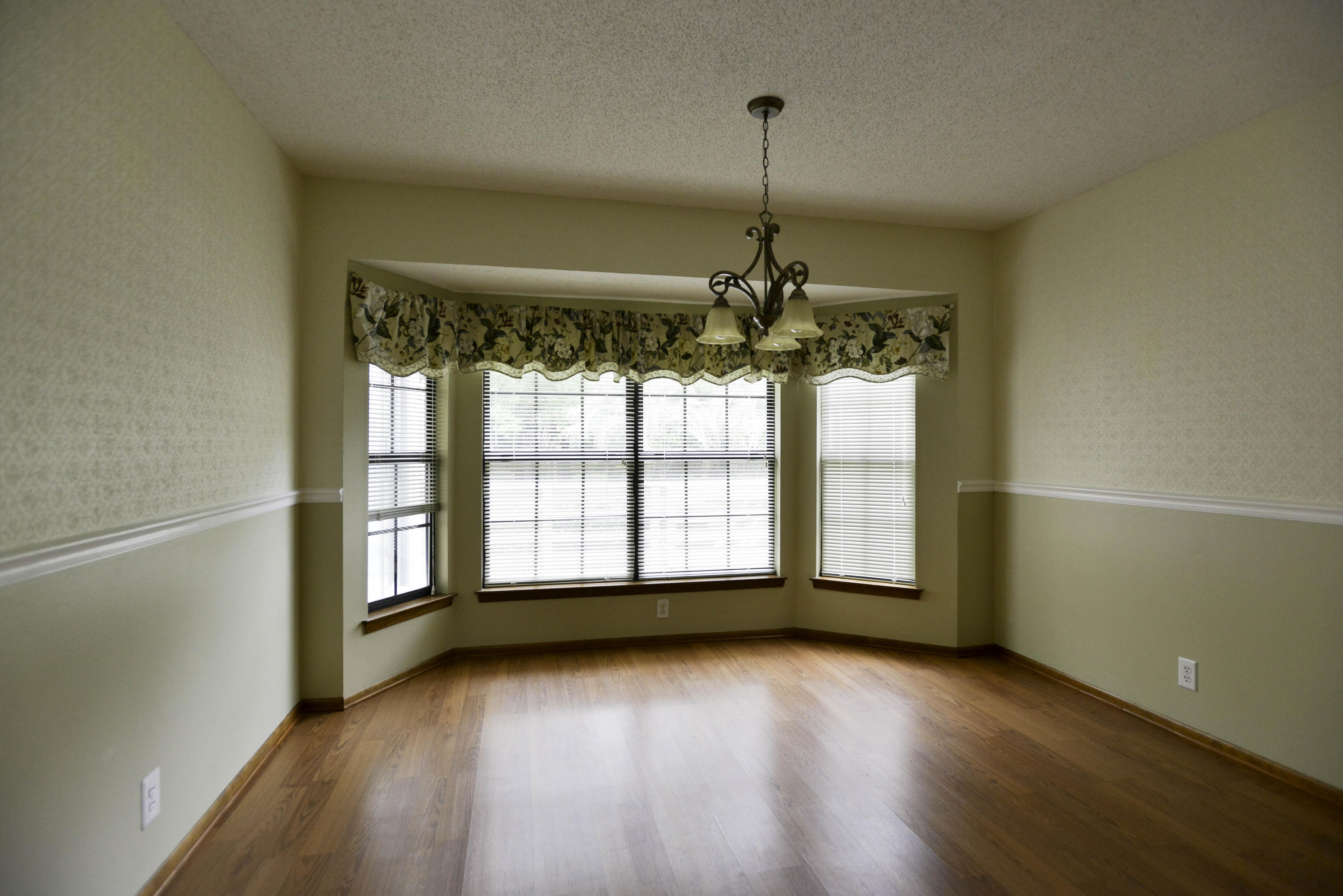 LAKE LORRAINE ESTATES - Residential