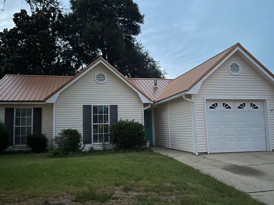 Great ranch style home in desirable Blue Pine Village. This home is convenient to Blue Water Bay Elementary, an A+ school, EOD school, shopping, restaurants and the Mid Bay Bridge connection. This home offers 3 spacious bedrooms, new vinyl flooring, lots of cabinet and counter space in the kitchen and private backyard. Owner will consider a dog but NO cats. NO SMOKING.