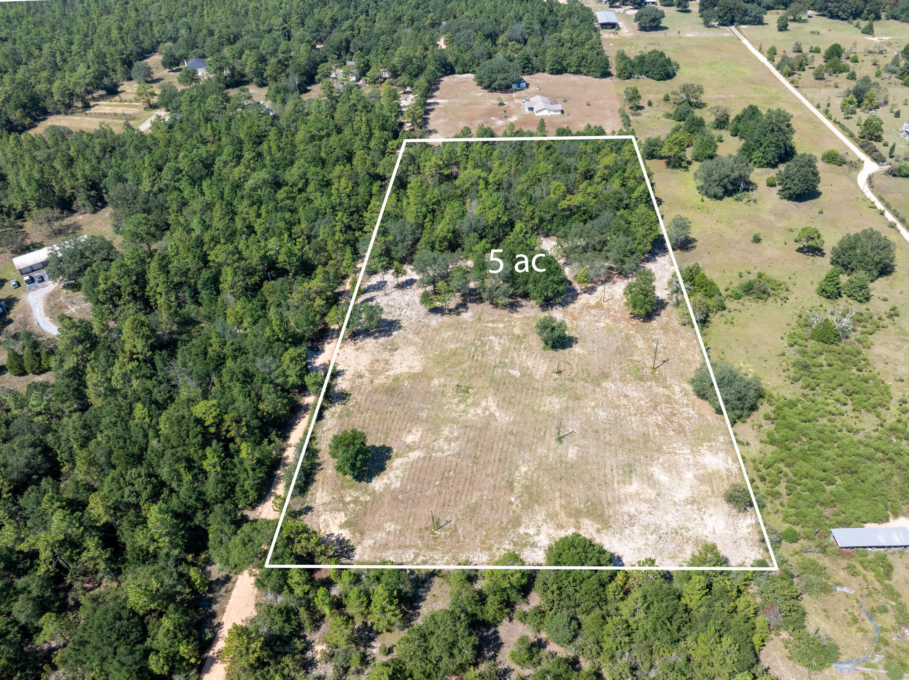 Rare Find - 5 Acres with Utilities!Don't miss this unique opportunity to own 5 beautiful acres of land, offering the ideal mix of open space and wooded privacy. Whether you're looking to build,, or simply invest, this property is partially cleared and partially wooded, giving you the flexibility to make it your own. Electric, Septic and well are on site. No HOA. No flood insurance required. Fencing is in place except for part of the front of the acreage. All that's missing is your vision for a custom home or investment retreat that embraces the peaceful private tranquility of this property.
Buyer will be responsible to complete due diligence to ensure accuracy of all information. This land is Vacant with utilities. Condition of existing Utilities are not know. Well, Septic, & Electric. Buyer will need to do due diligence.