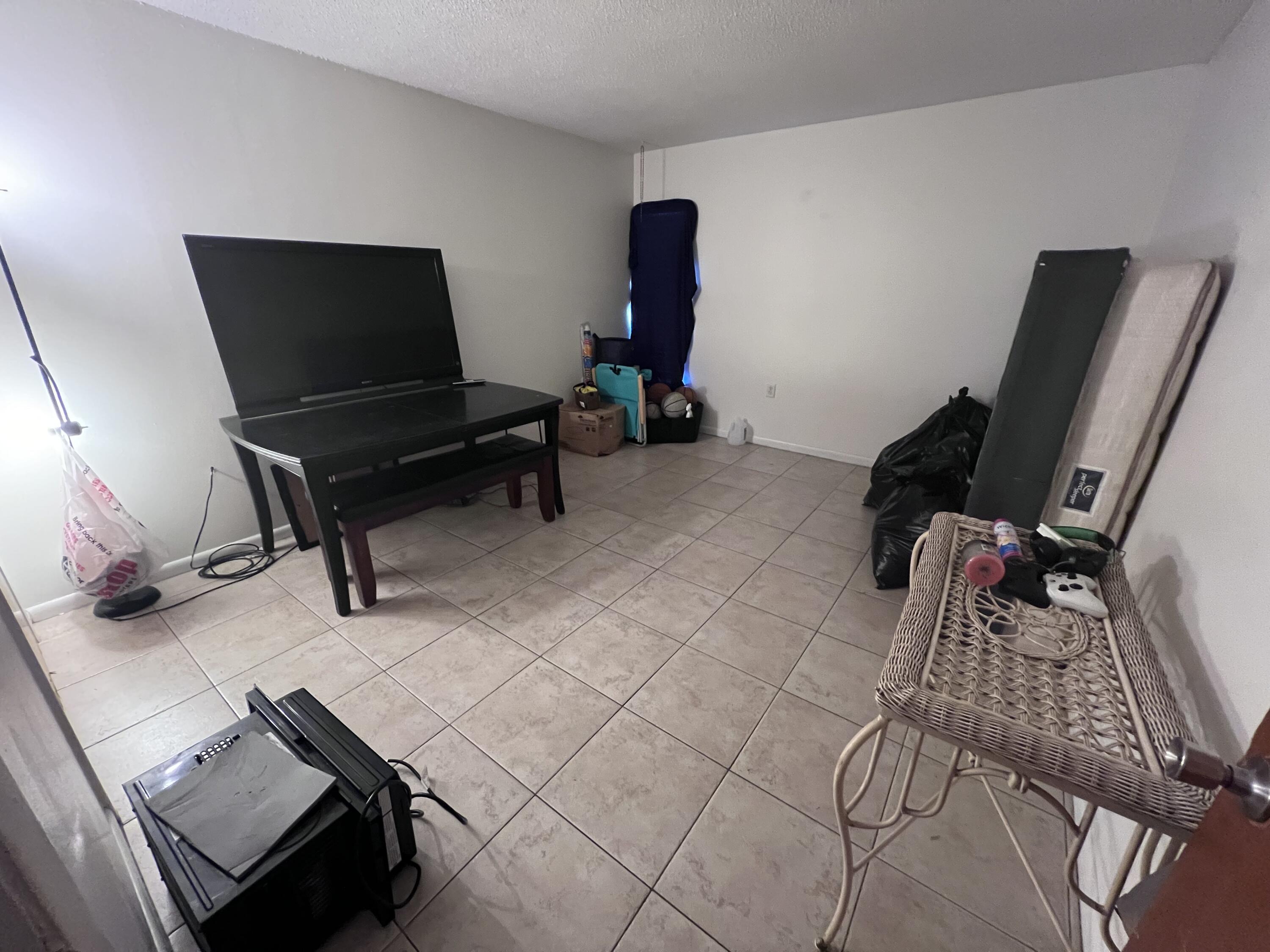 SPANISH VILLAS BLDG 402 UNIT 8 - Residential