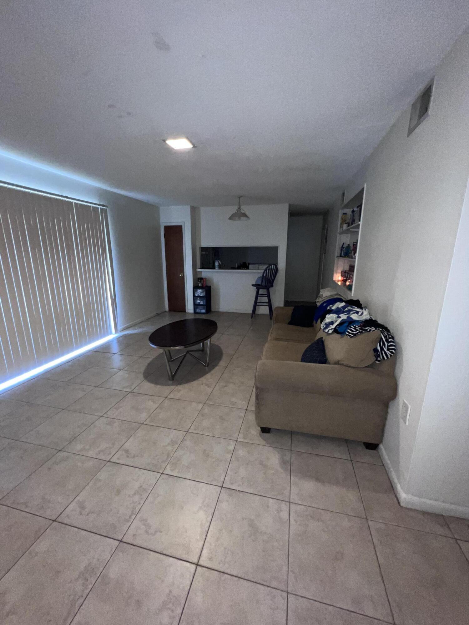SPANISH VILLAS BLDG 402 UNIT 8 - Residential