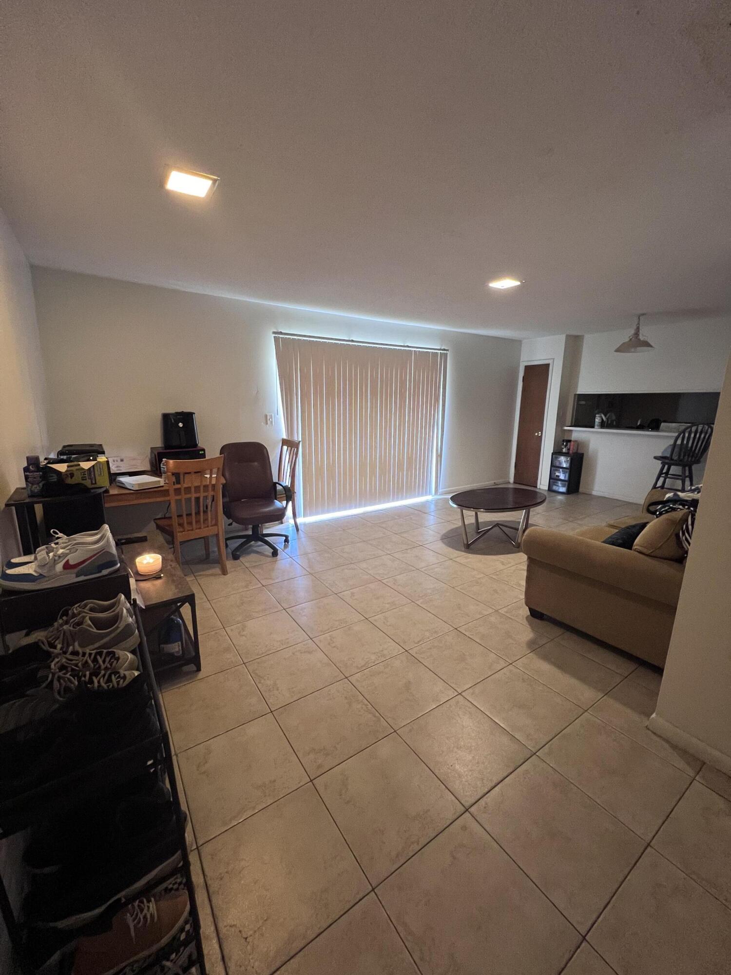 SPANISH VILLAS BLDG 402 UNIT 8 - Residential