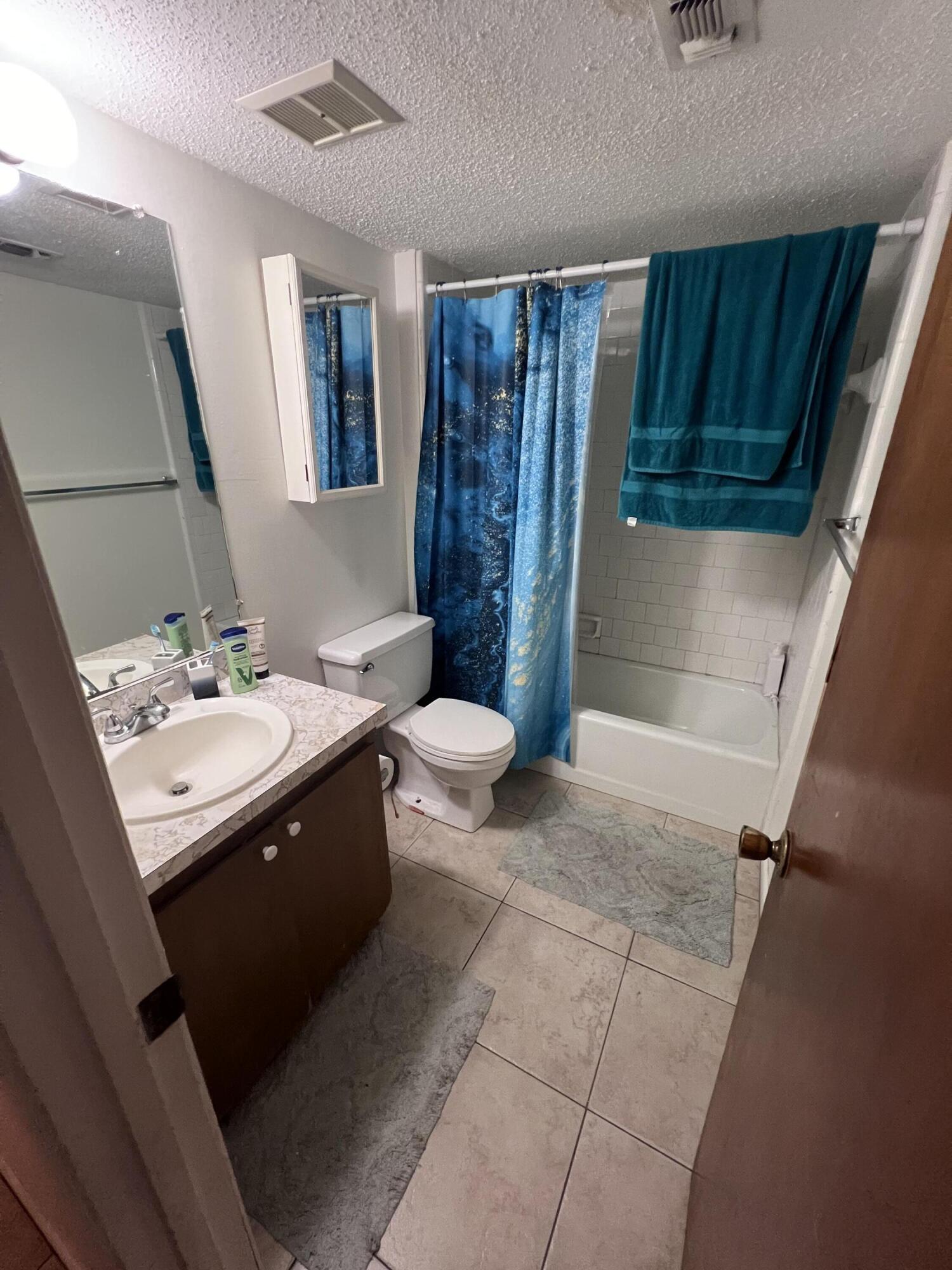 SPANISH VILLAS BLDG 402 UNIT 8 - Residential