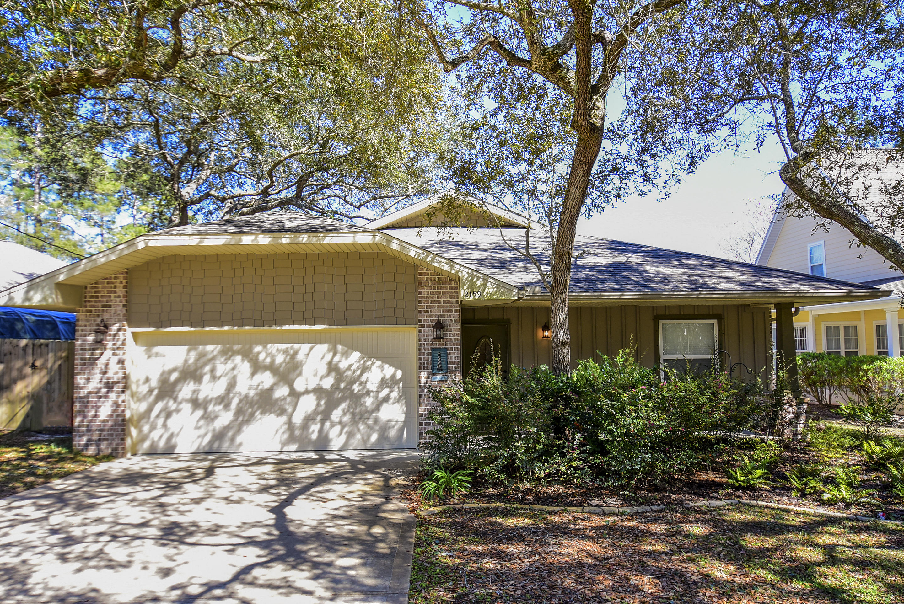 Someone will get a GREAT DEAL! This home is close to everything Niceville has to offer! Have Kids? Bus Stop is in front of the home. Beautiful custom built brick home with 4 bedrooms, 3 baths, formal dining area, over sized great room, hardwood flooring in main areas, tiled kitchen & bathrooms, carpeted bedrooms,laundry room, PEX water control system, over sized garage, sprinkler system. mature trees. The custom kitchen has tons of storage, granite counter tops, breakfast bar, stainless appliances, commercial grade refrigerator/freezer. The large master suite has his and her walk in closets, separate shower and bath and dual vanities. There is also a covered porch off the over sized great room. This is a well thought out floor plan, very user friendly. There's plenty of room for a pool