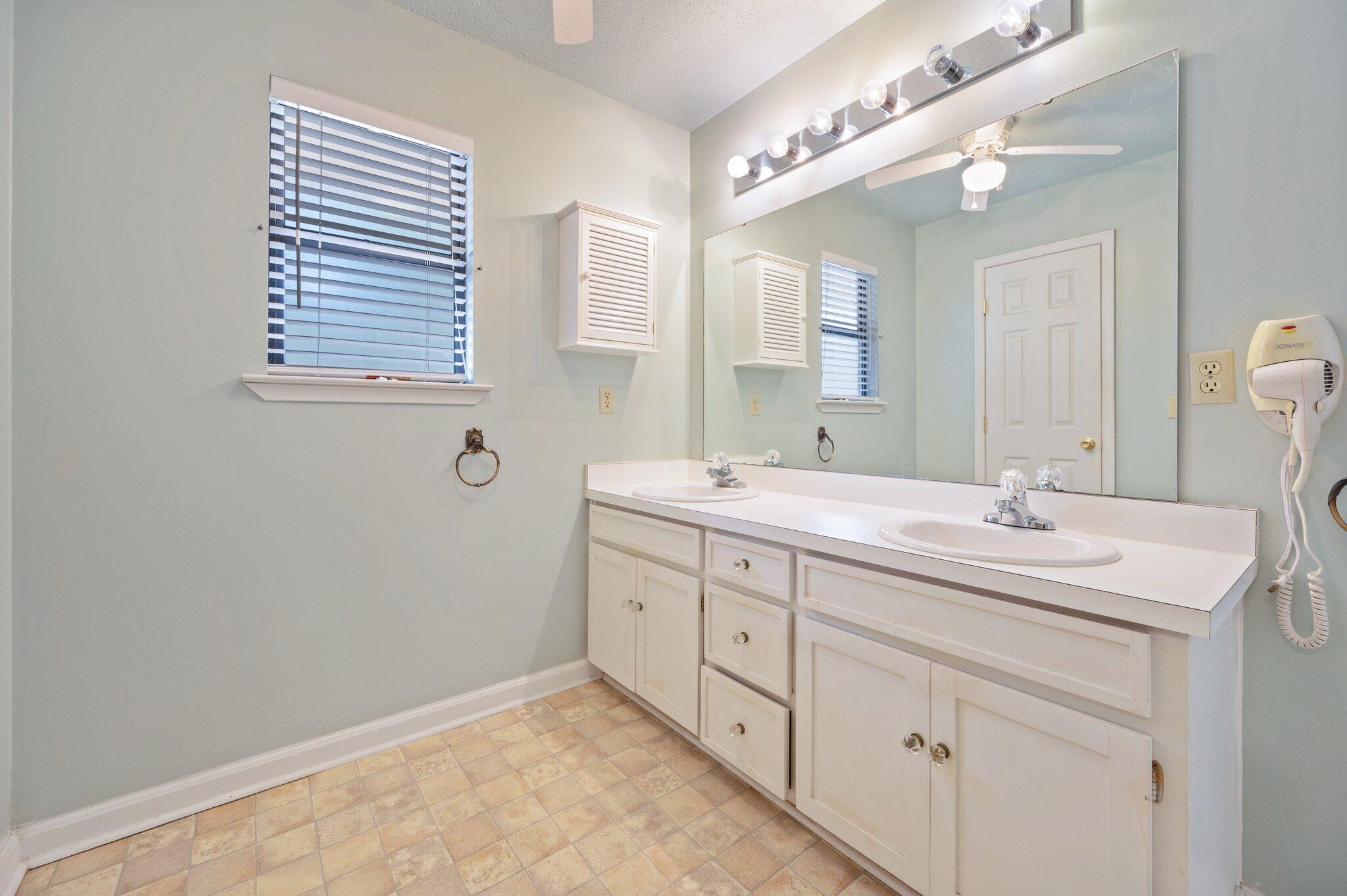 KENNEDY LAKES 1ST ADDN - Residential