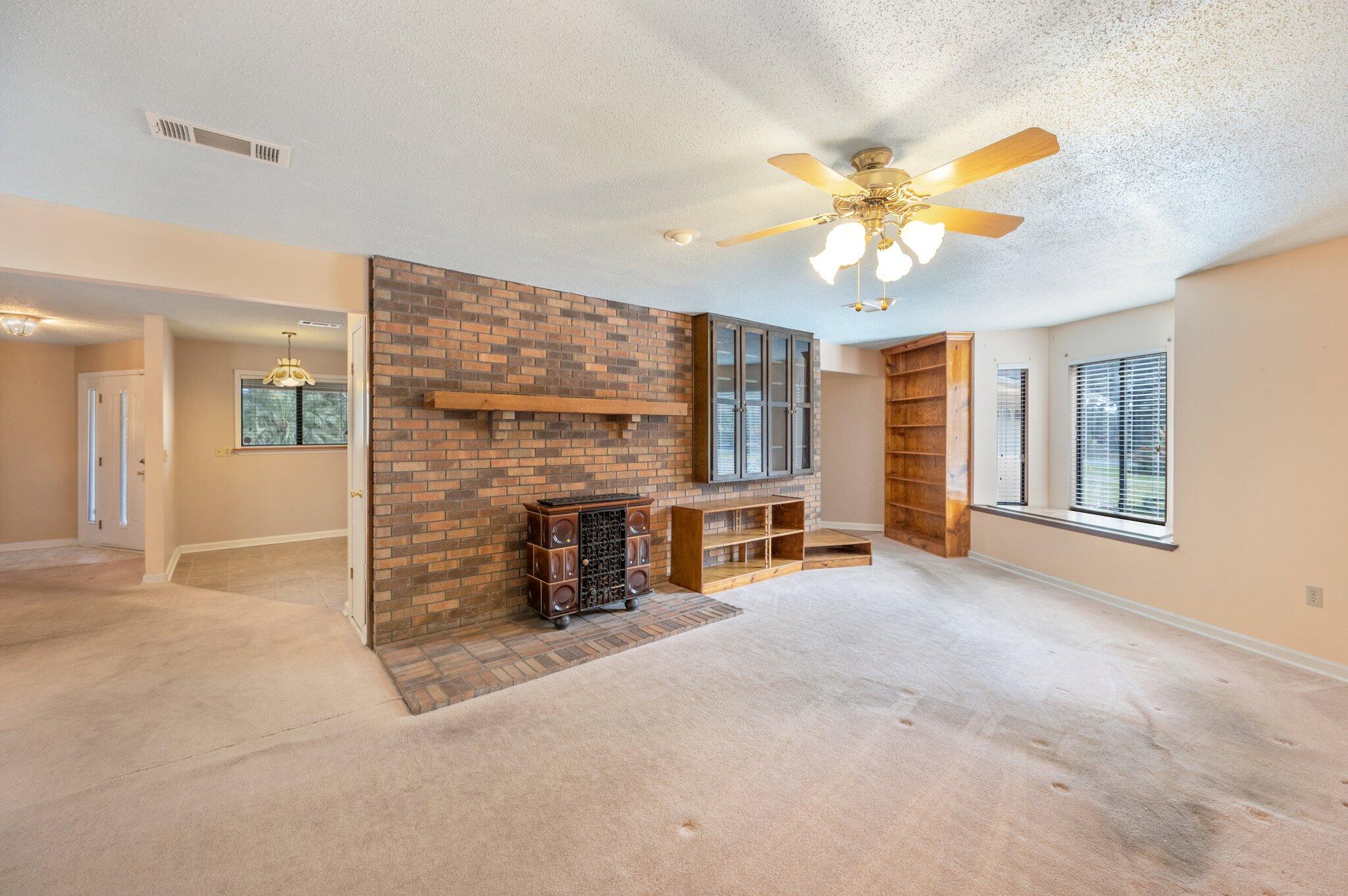 KENNEDY LAKES 1ST ADDN - Residential