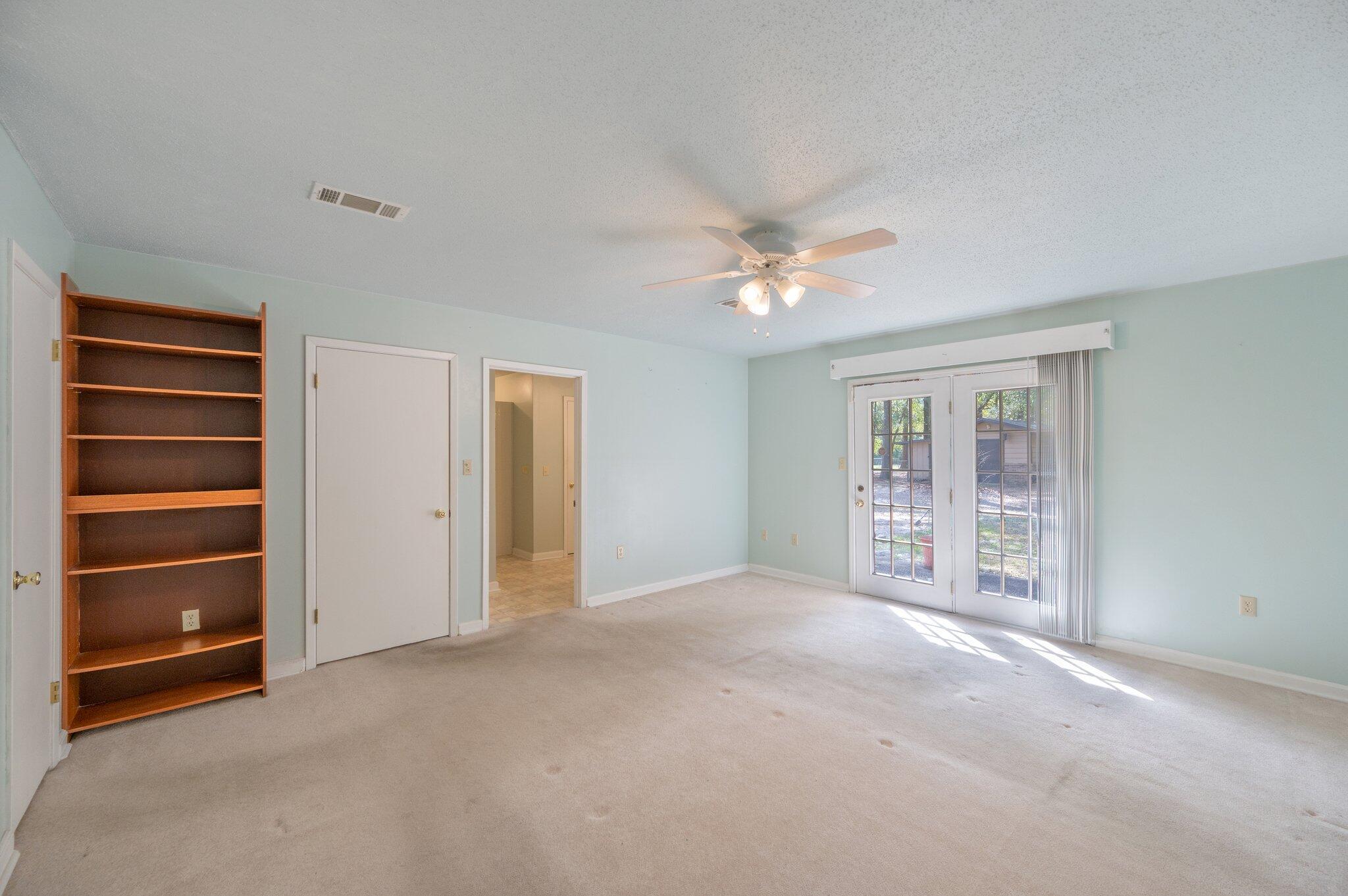 KENNEDY LAKES 1ST ADDN - Residential