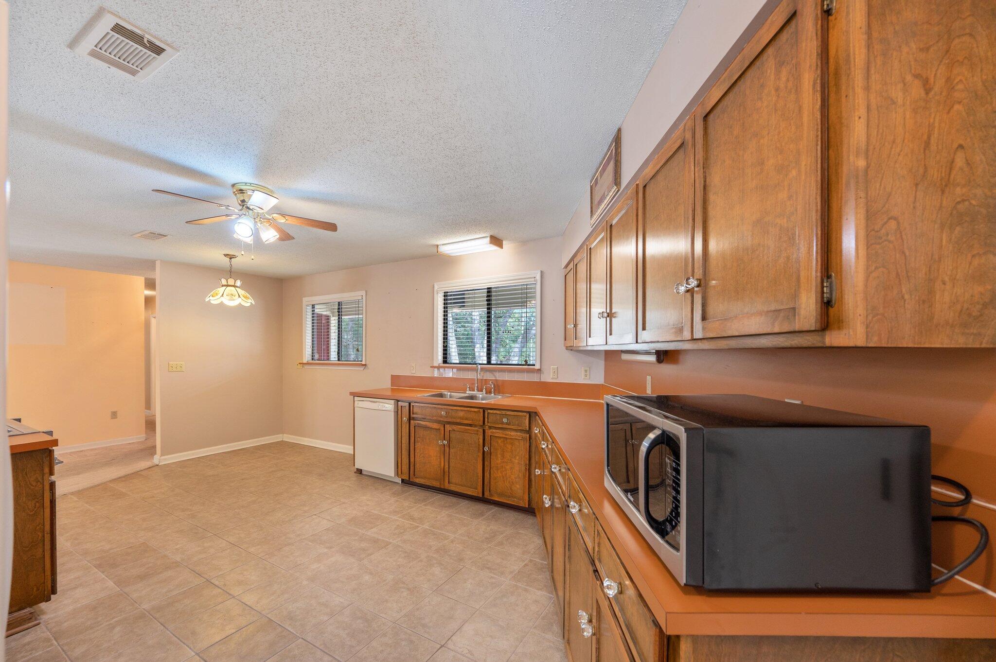 KENNEDY LAKES 1ST ADDN - Residential