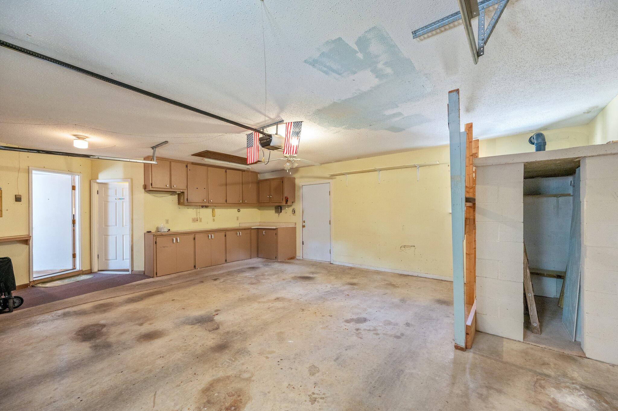 KENNEDY LAKES 1ST ADDN - Residential