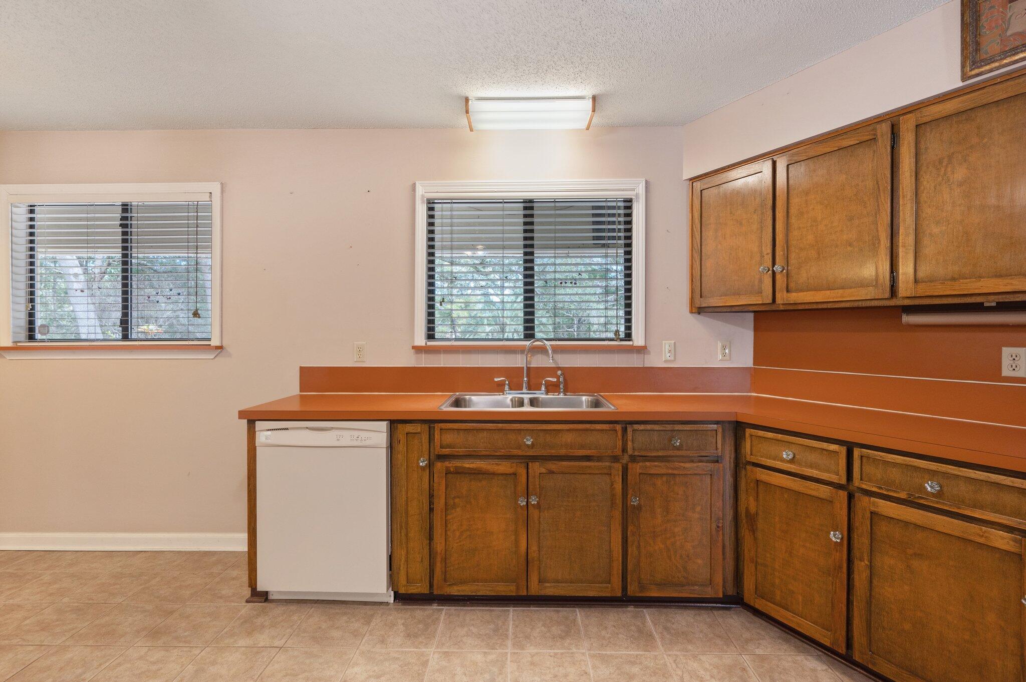 KENNEDY LAKES 1ST ADDN - Residential