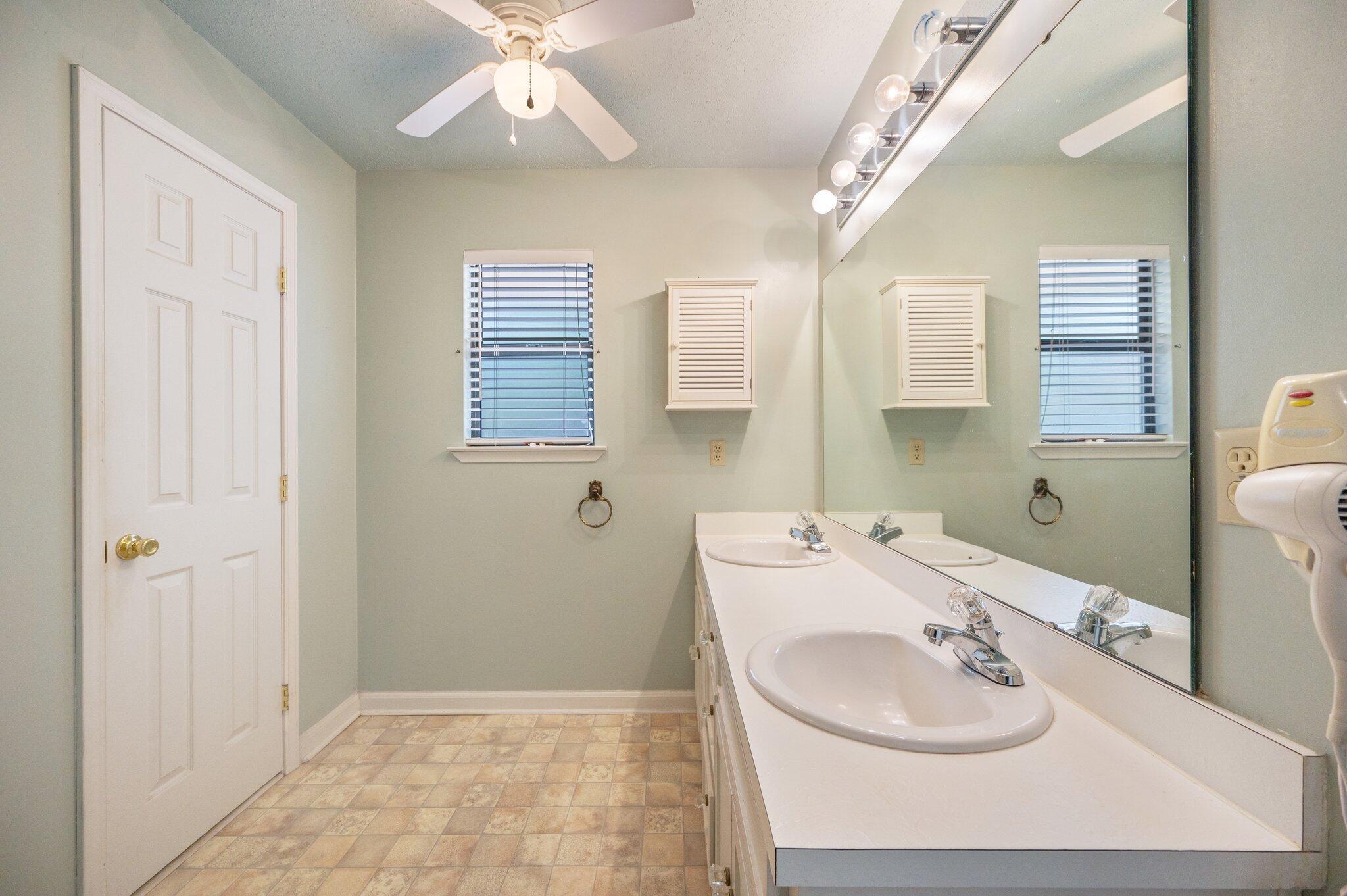 KENNEDY LAKES 1ST ADDN - Residential