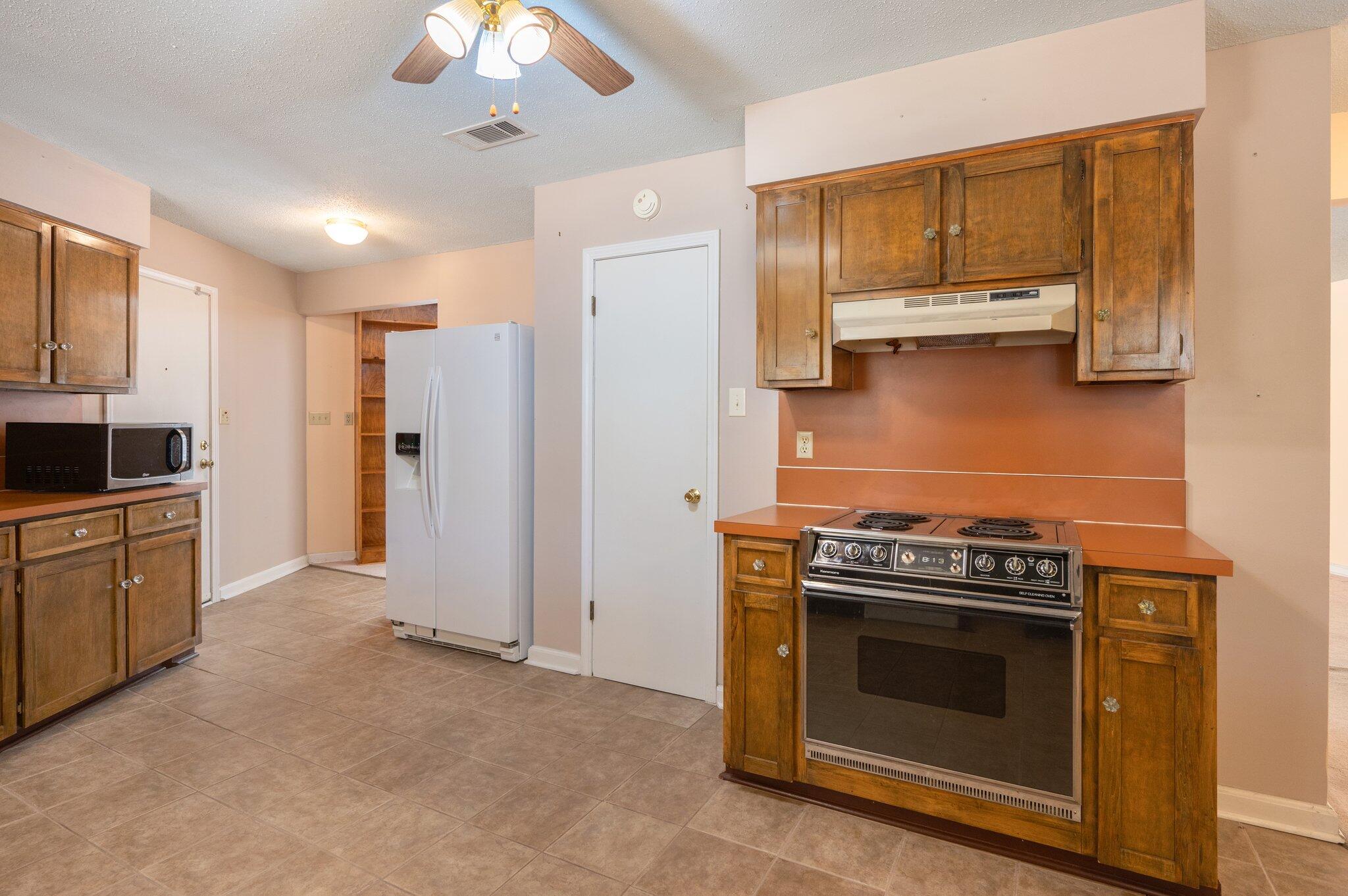 KENNEDY LAKES 1ST ADDN - Residential