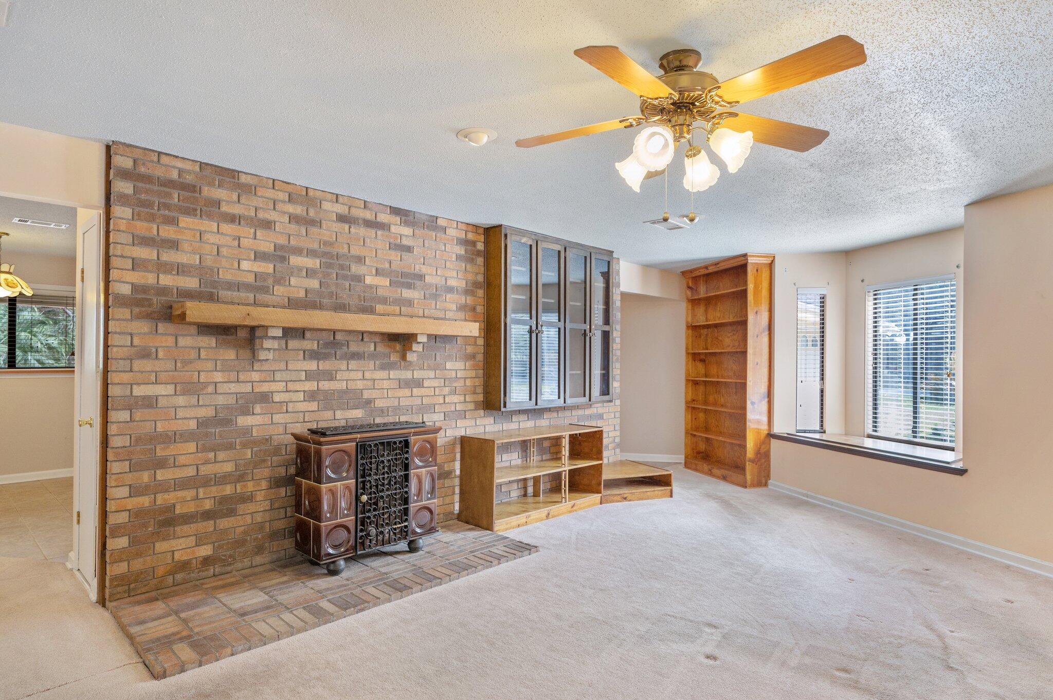 KENNEDY LAKES 1ST ADDN - Residential