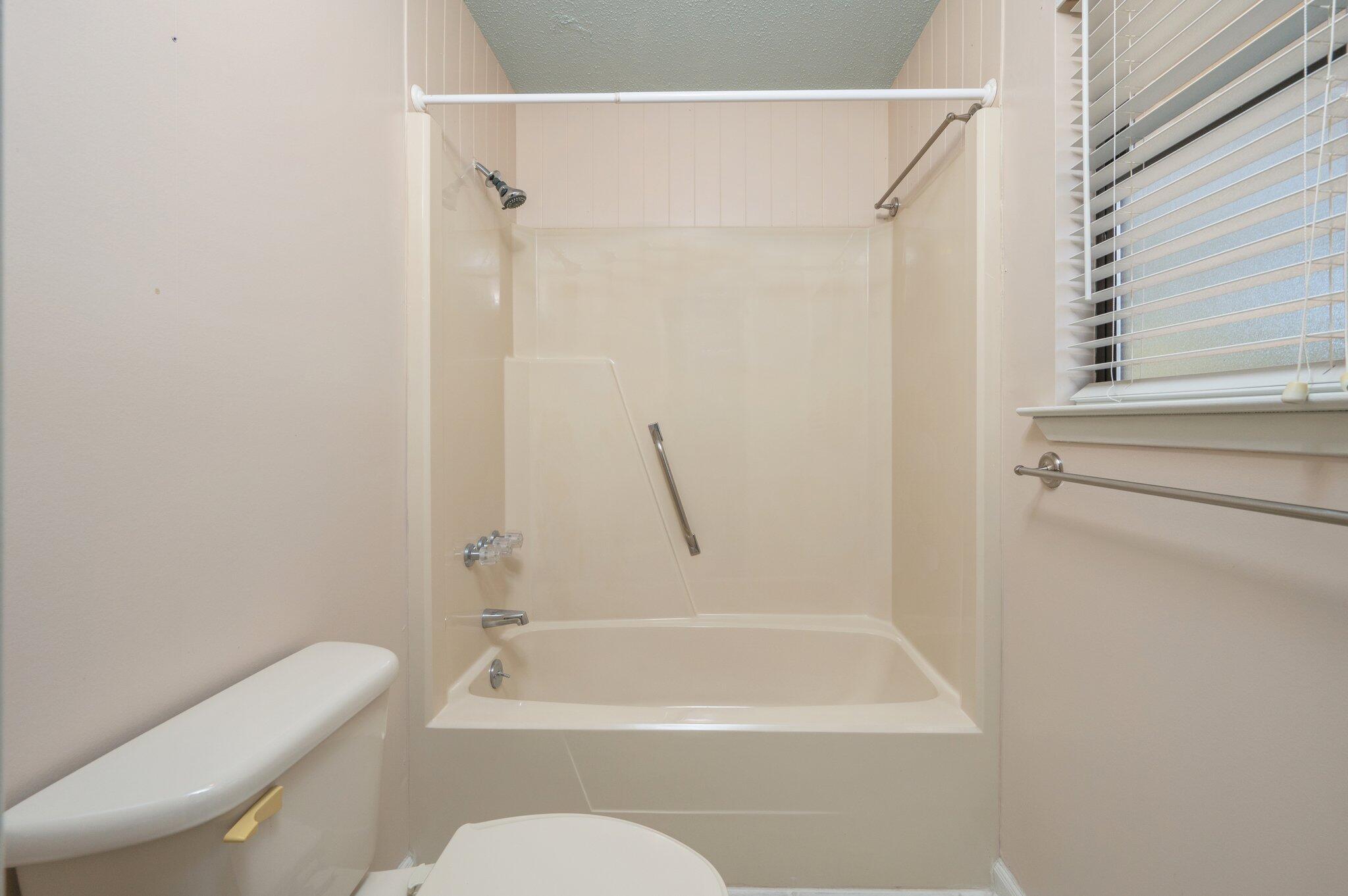 KENNEDY LAKES 1ST ADDN - Residential