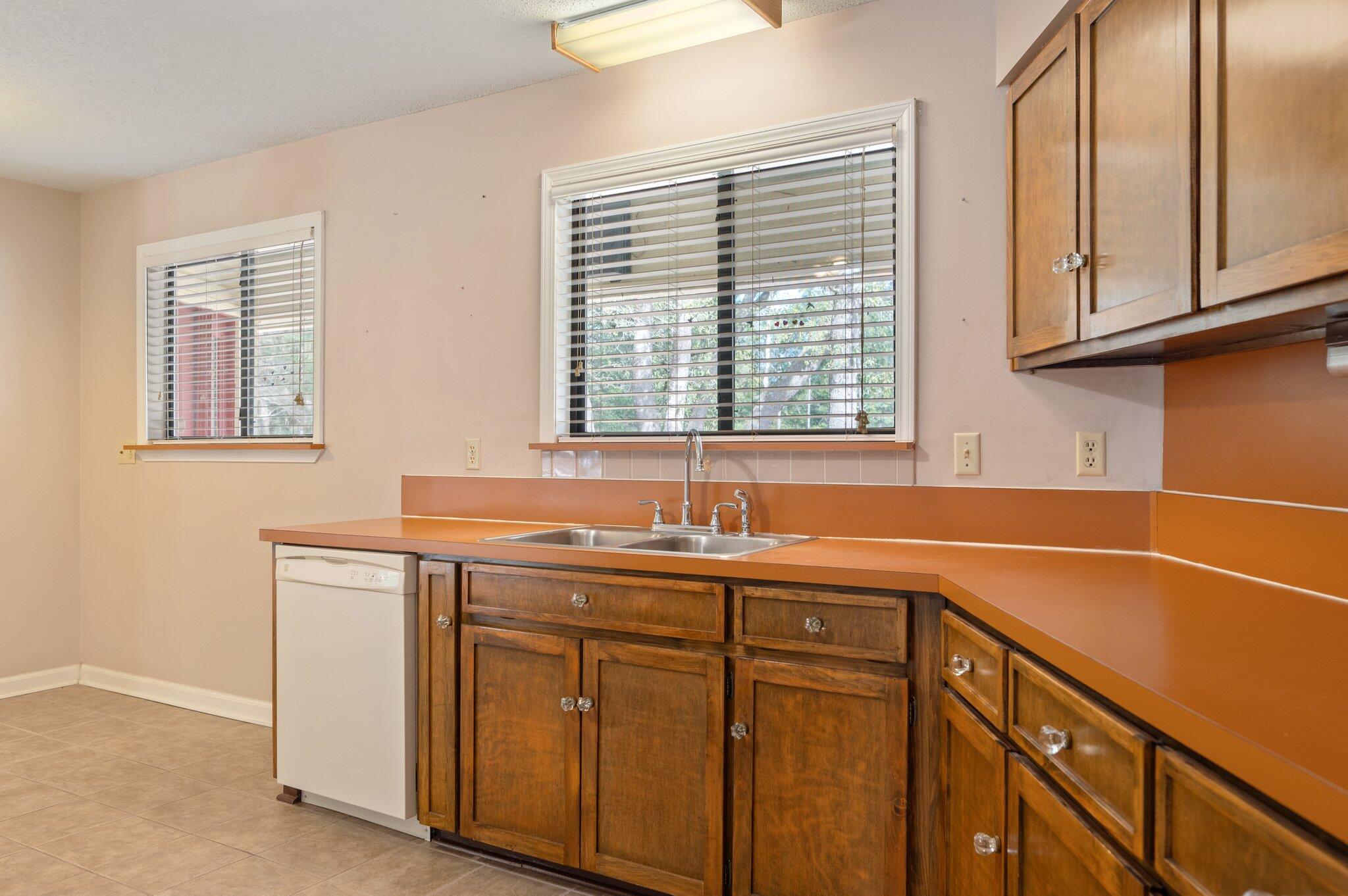 KENNEDY LAKES 1ST ADDN - Residential