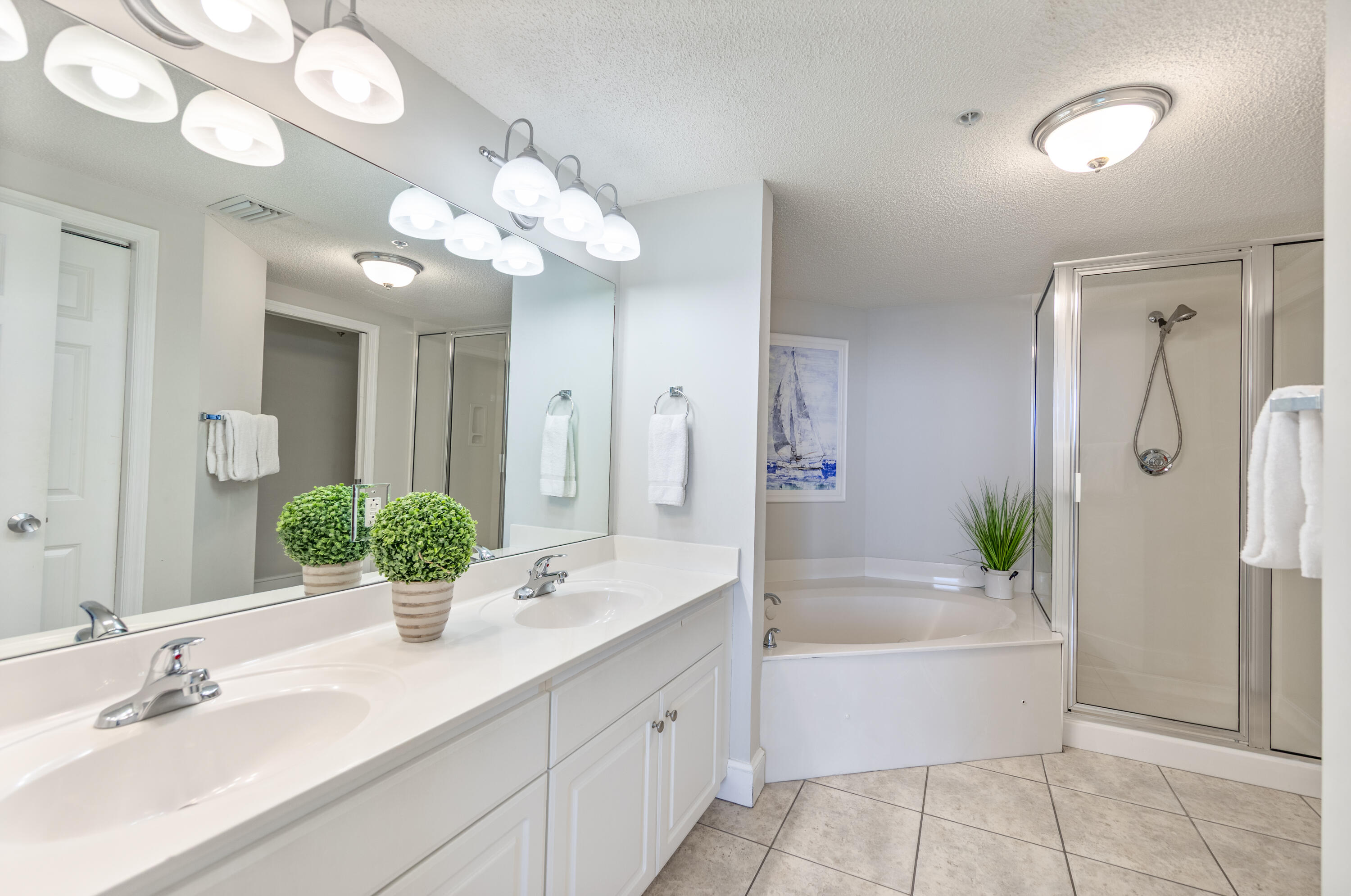 MAJESTIC BEACH TOWERS I - Residential