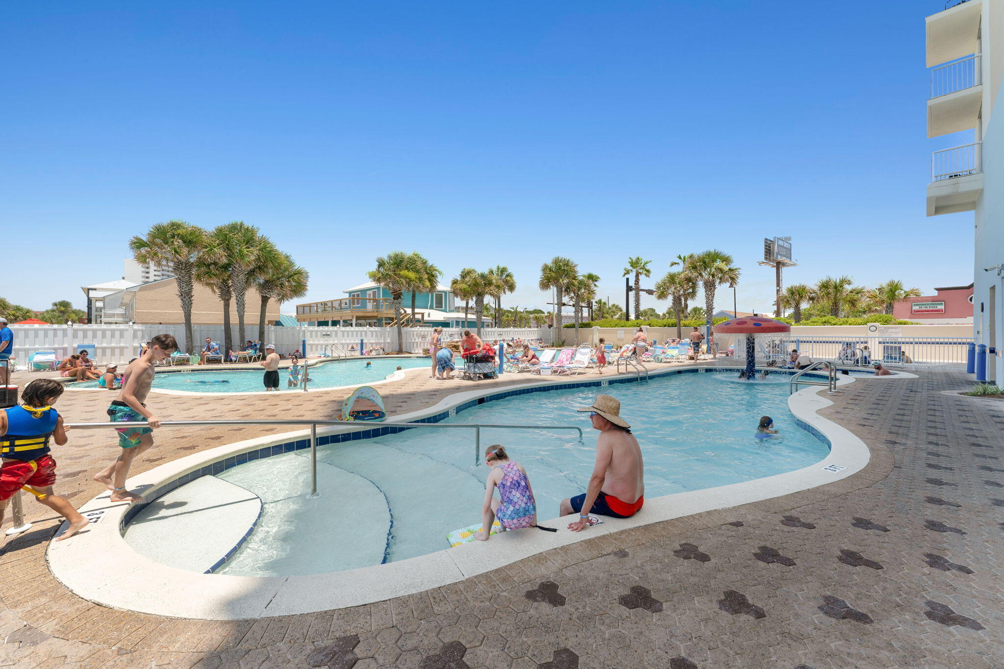 MAJESTIC BEACH TOWERS I - Residential
