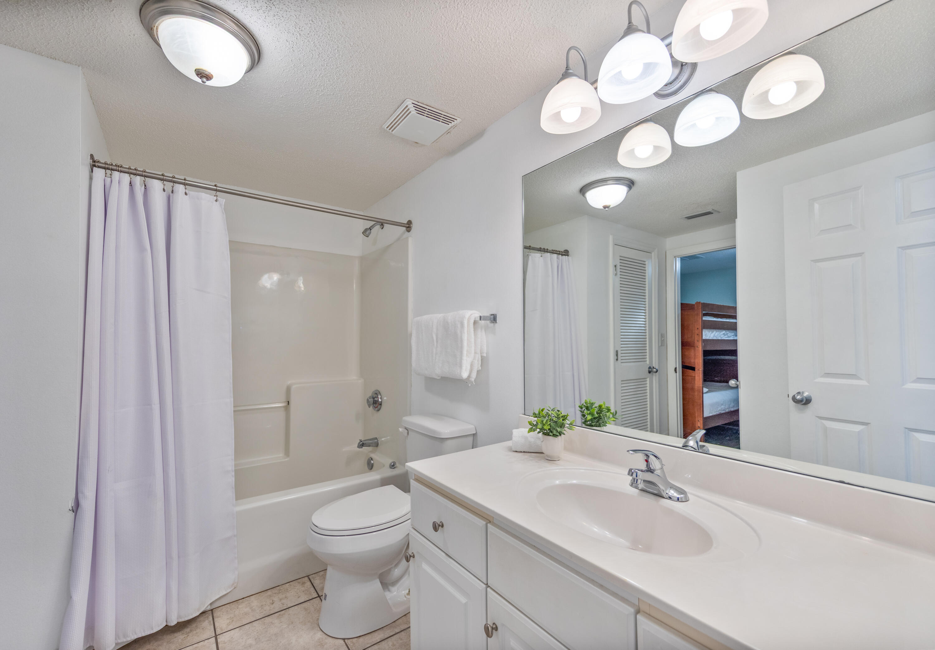 MAJESTIC BEACH TOWERS I - Residential