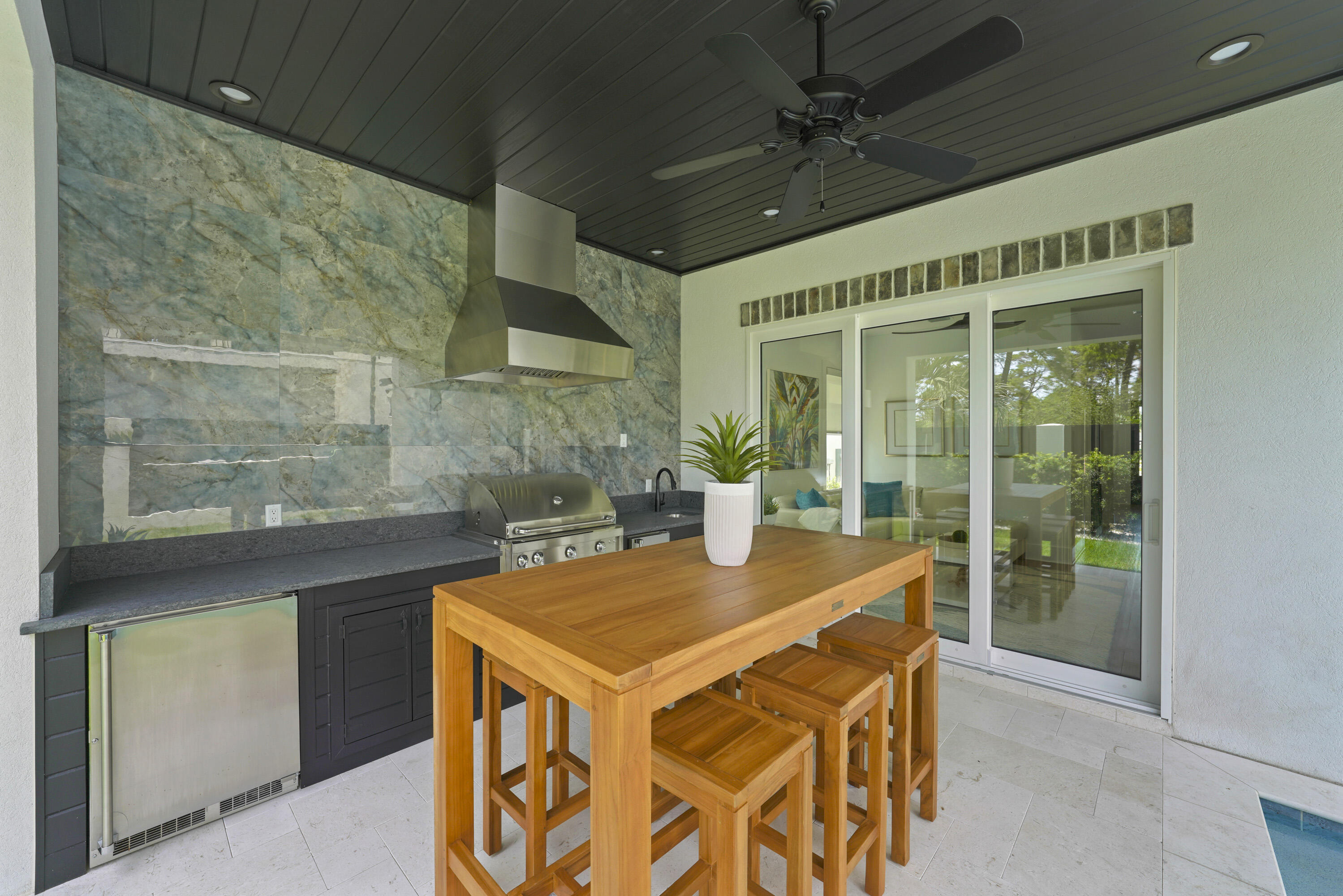393 County hwy - Residential