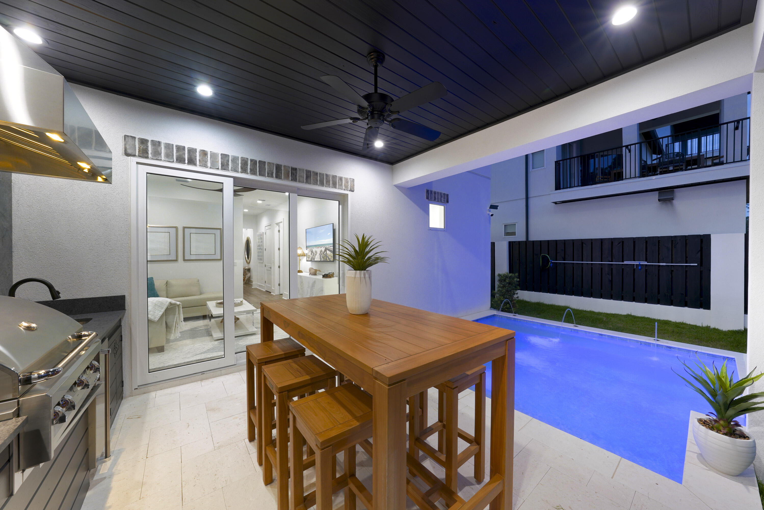 393 County hwy - Residential