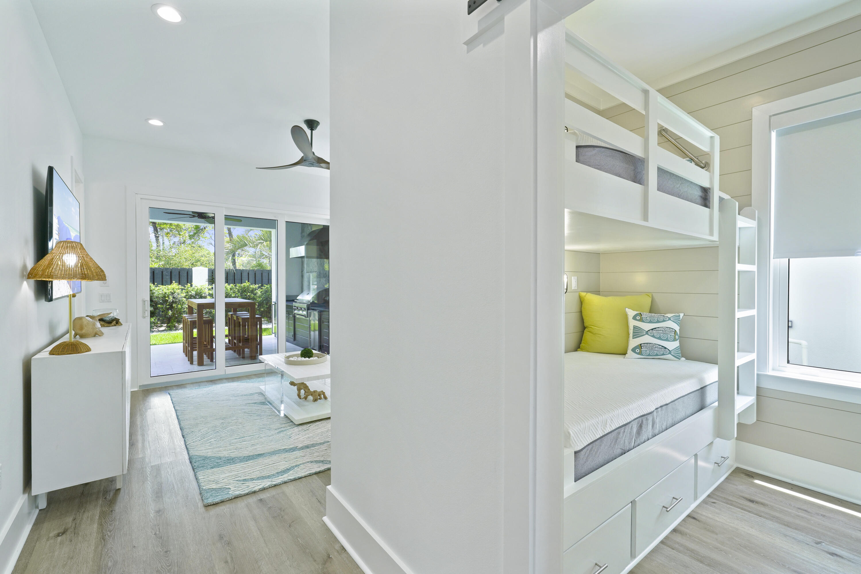 393 County hwy - Residential
