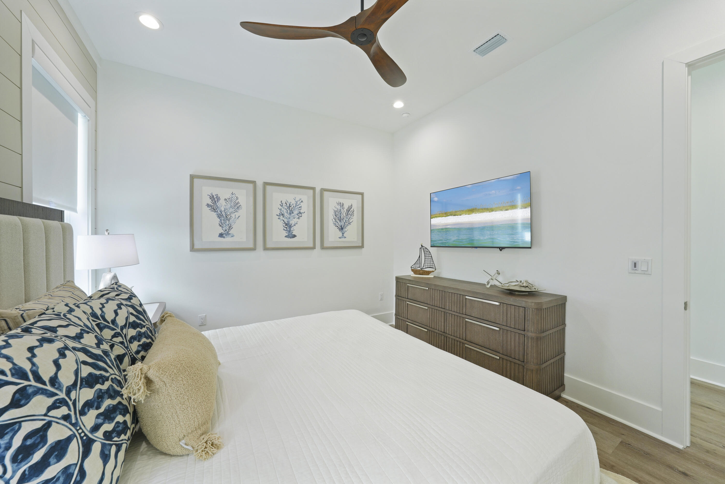 393 County hwy - Residential