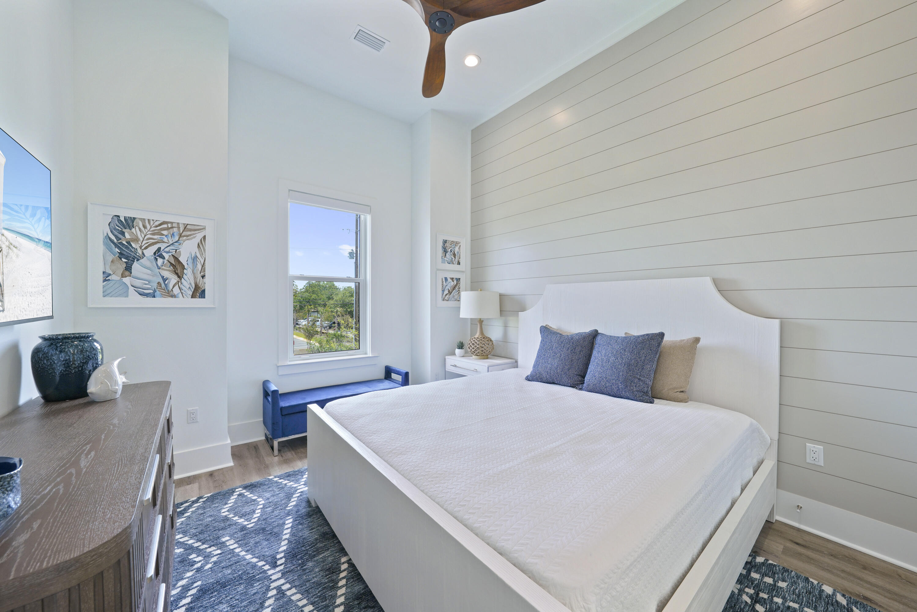 393 County hwy - Residential