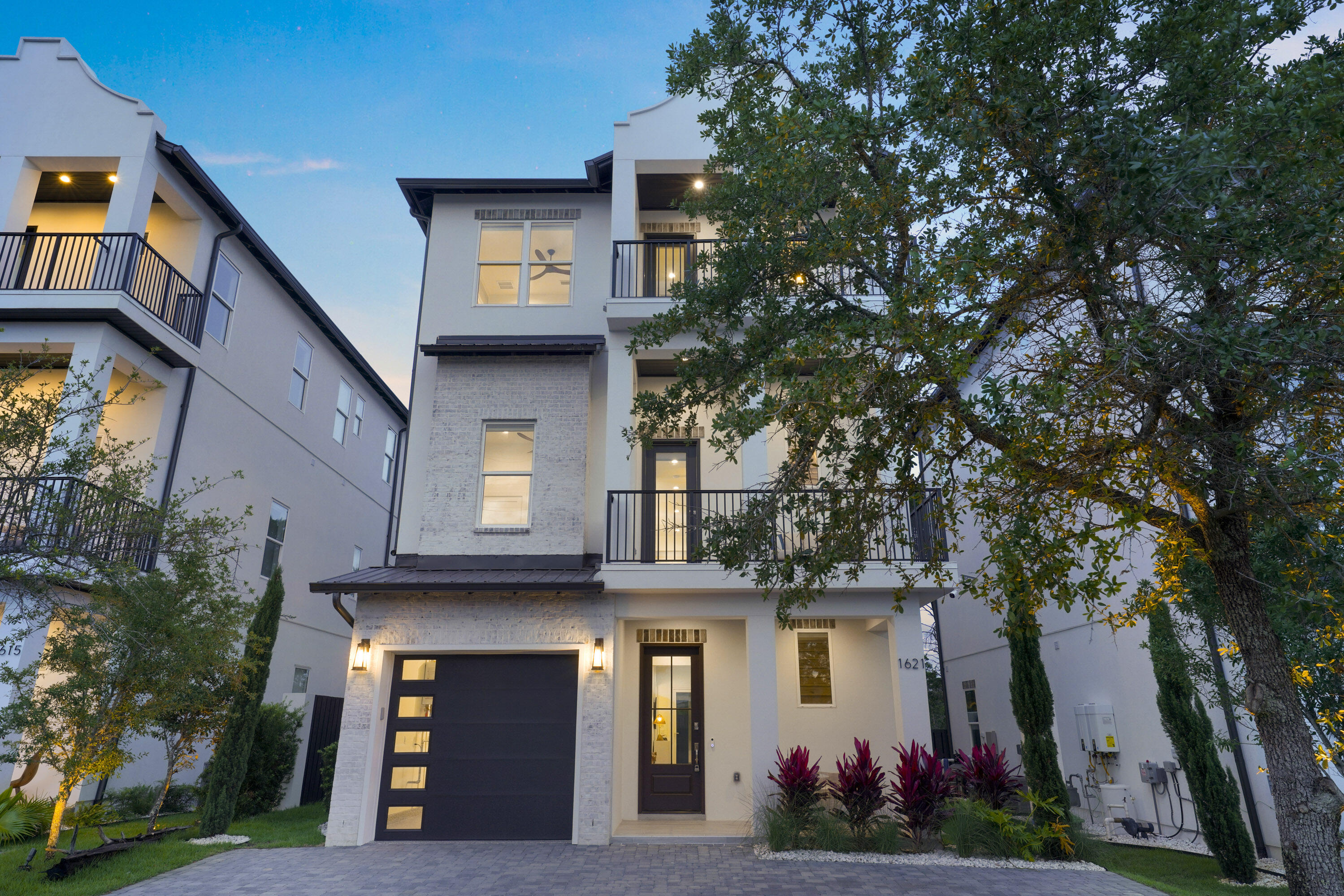 393 County hwy - Residential