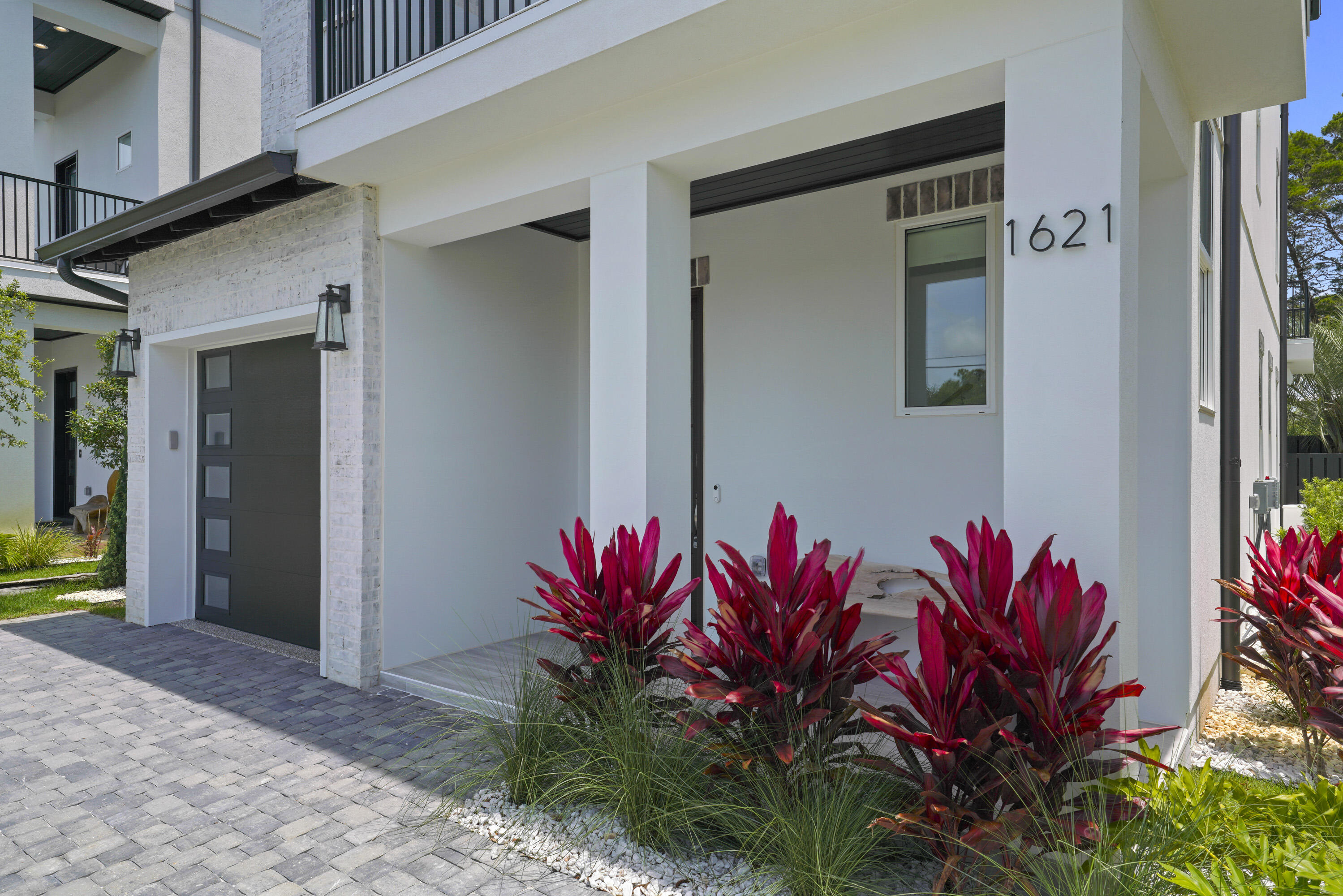 393 County hwy - Residential