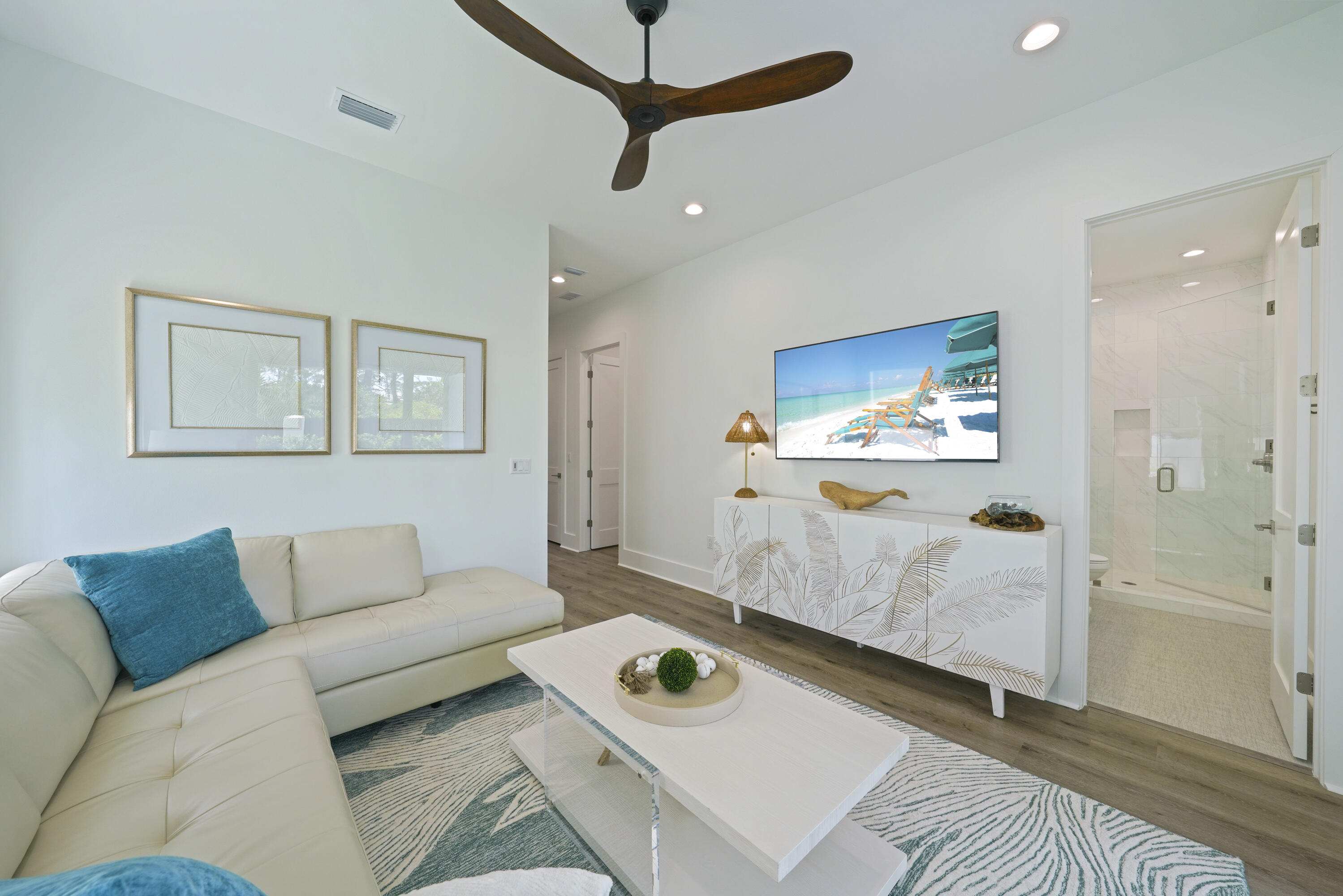 393 County hwy - Residential