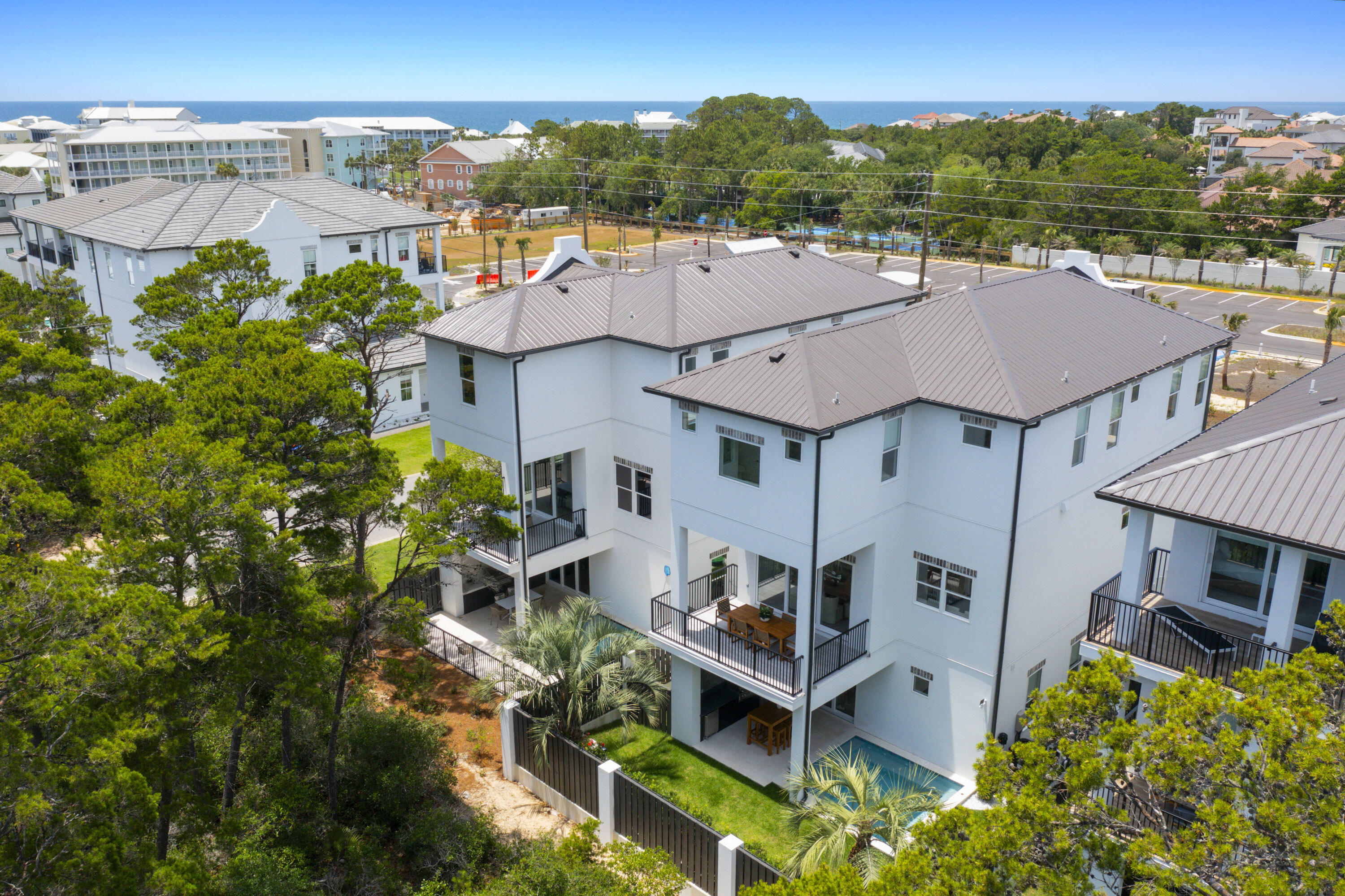 393 County hwy - Residential
