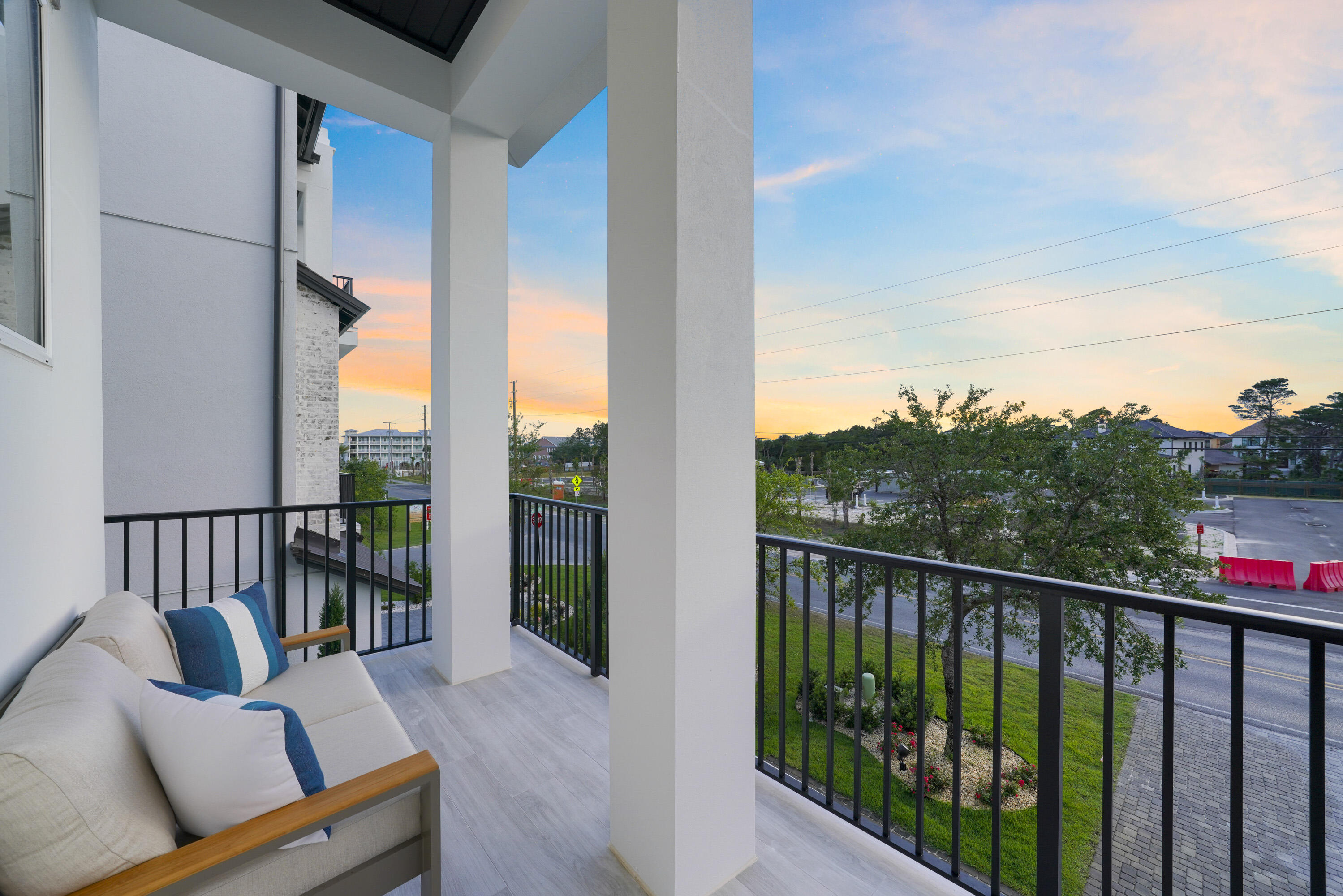 393 County hwy - Residential