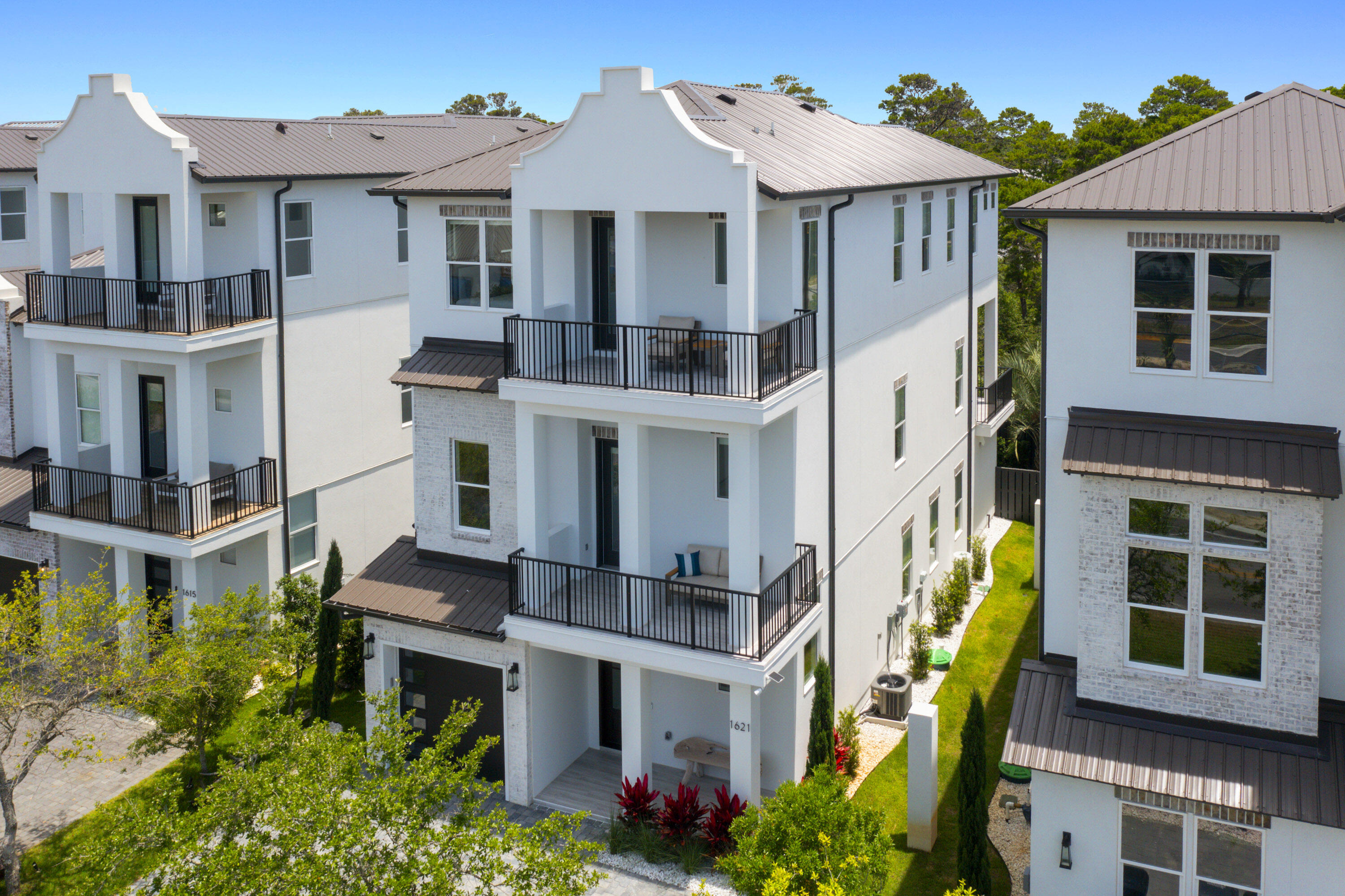 393 County hwy - Residential