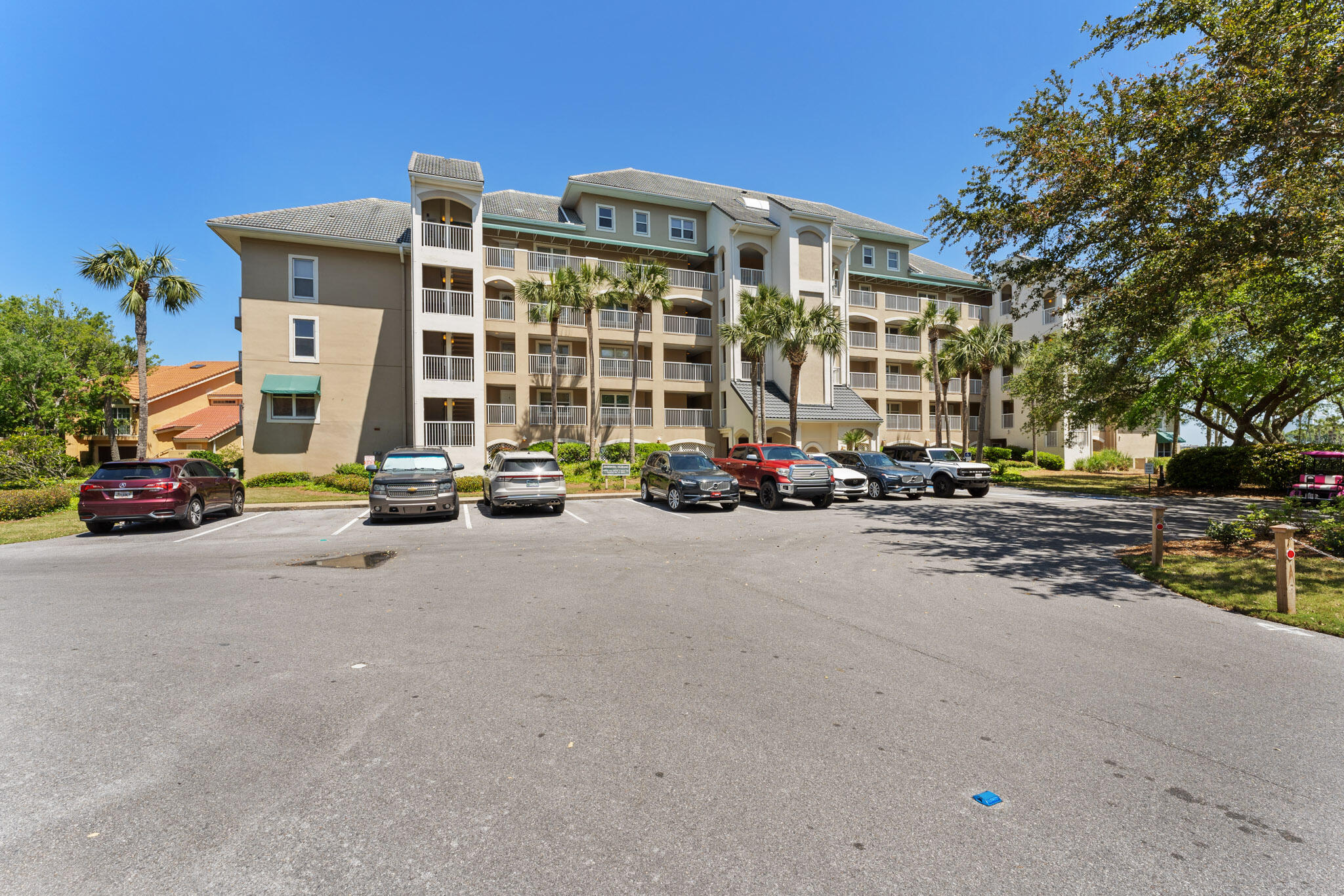 PLAYERS CLUB ON THE BAY - Residential