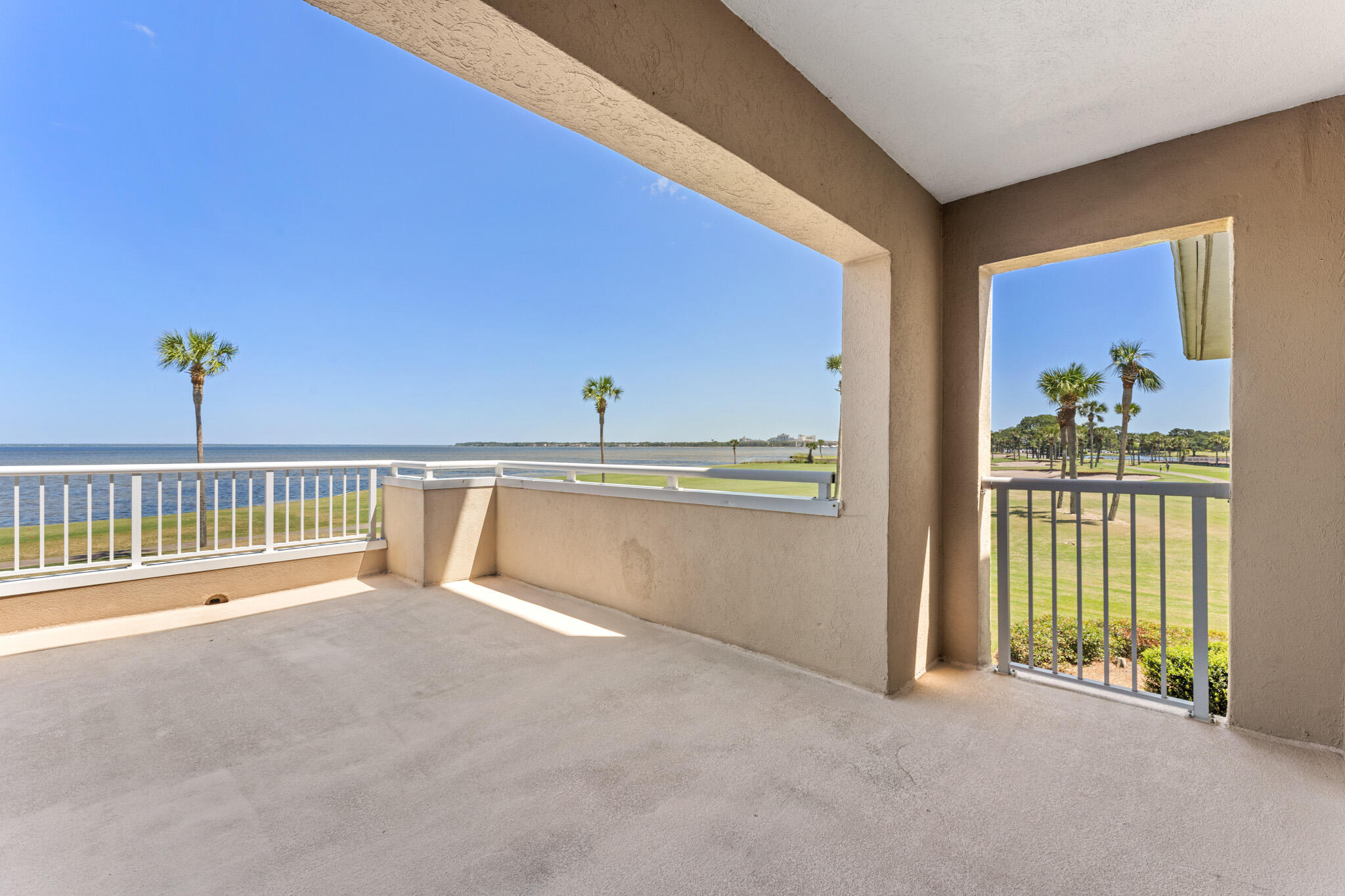 PLAYERS CLUB ON THE BAY - Residential