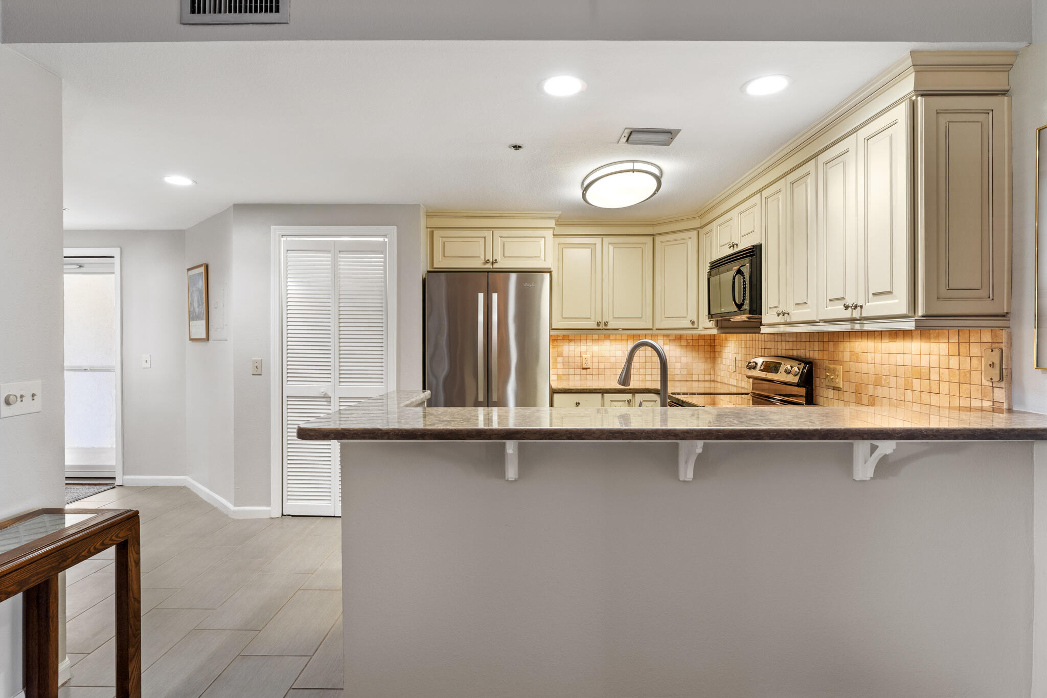 PLAYERS CLUB ON THE BAY - Residential