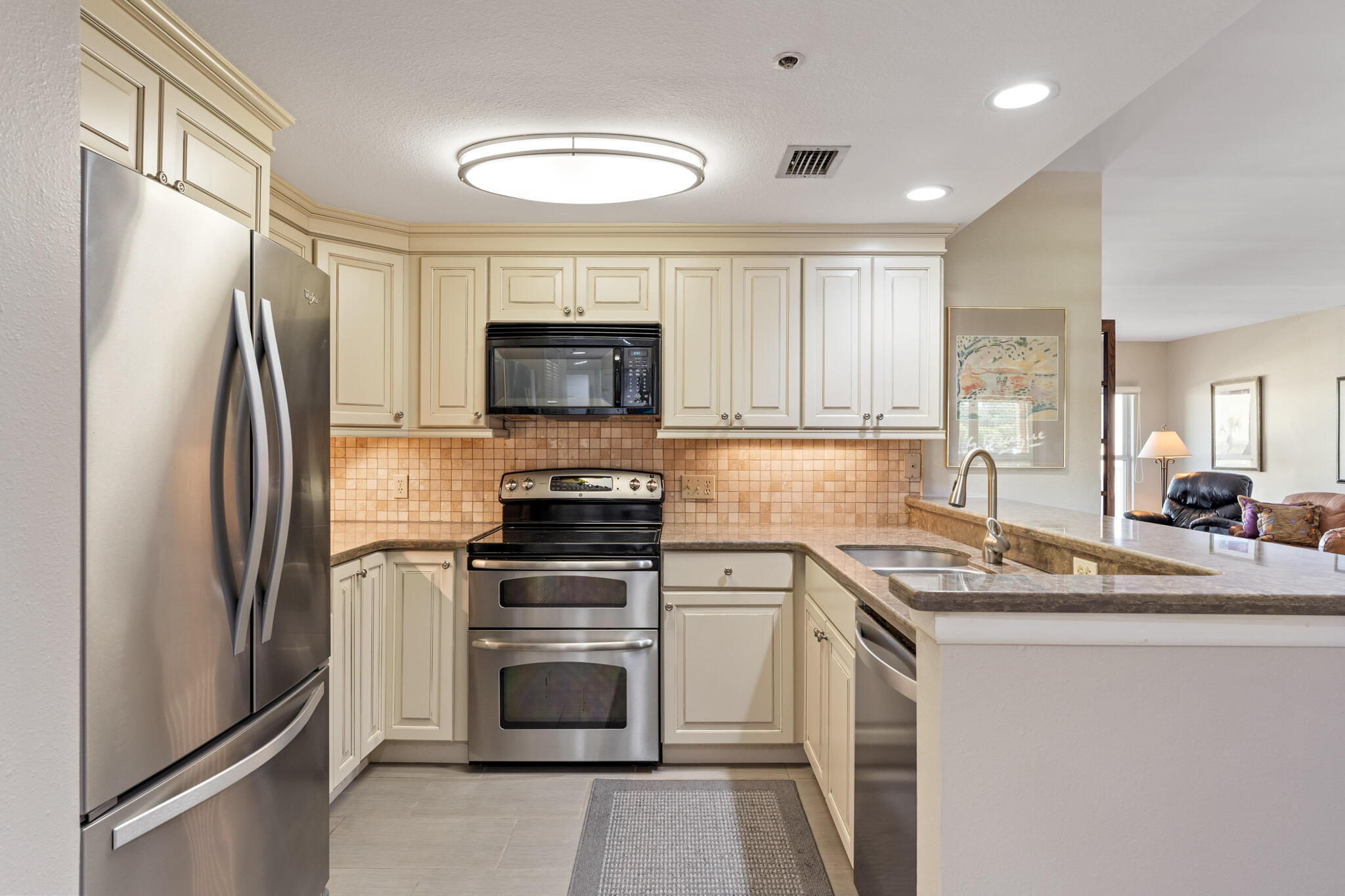 PLAYERS CLUB ON THE BAY - Residential