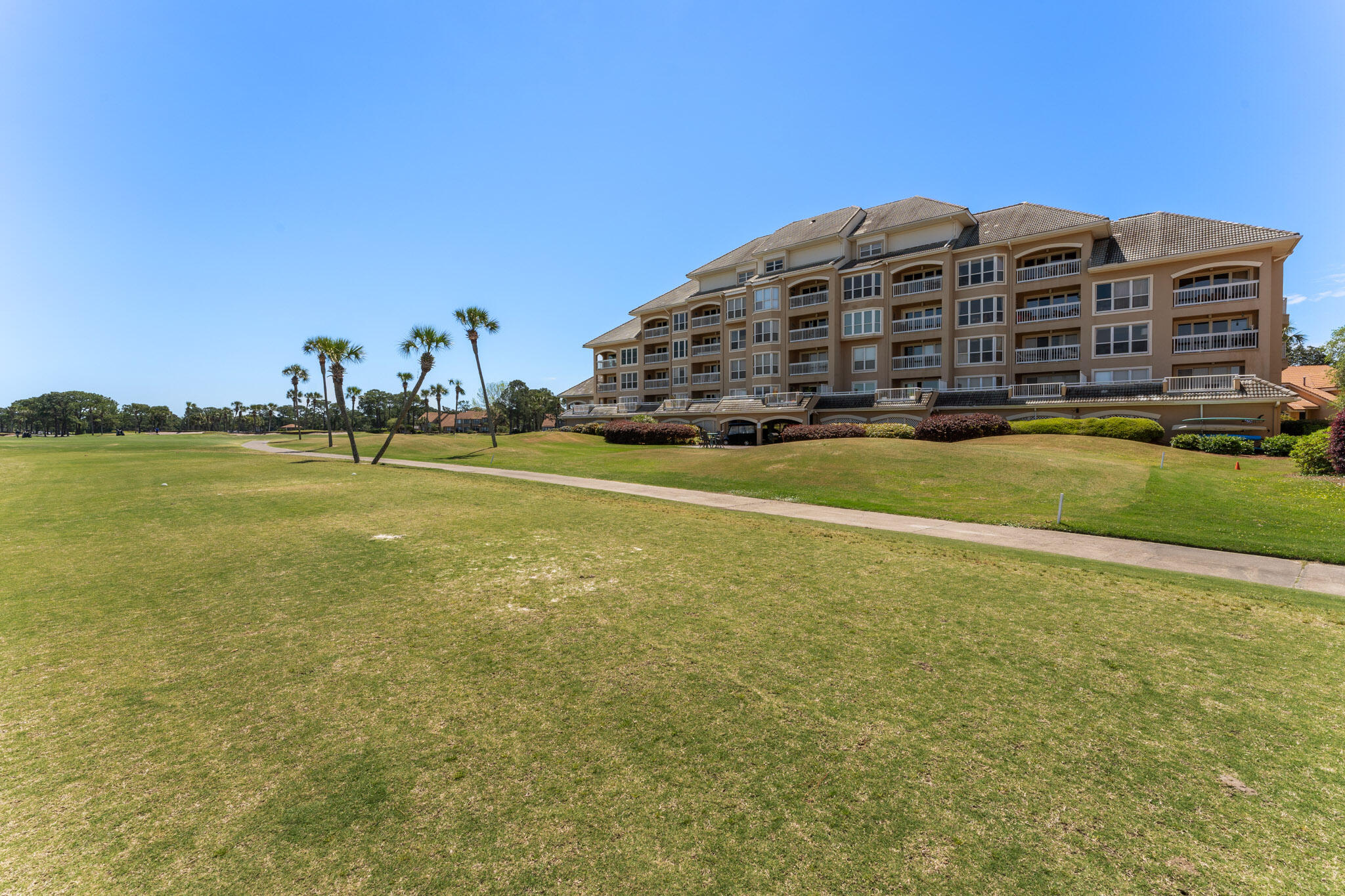 PLAYERS CLUB ON THE BAY - Residential