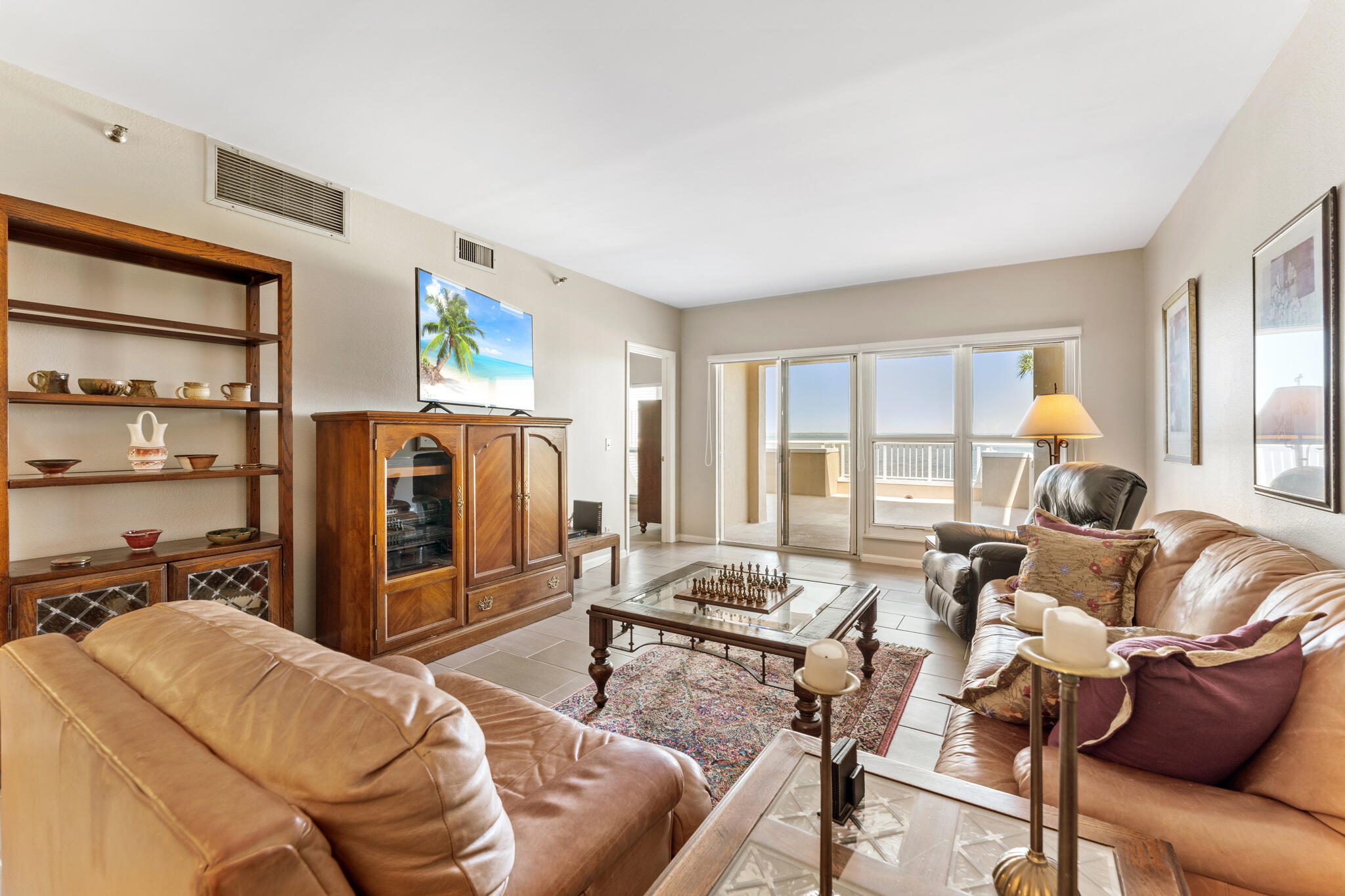 PLAYERS CLUB ON THE BAY - Residential