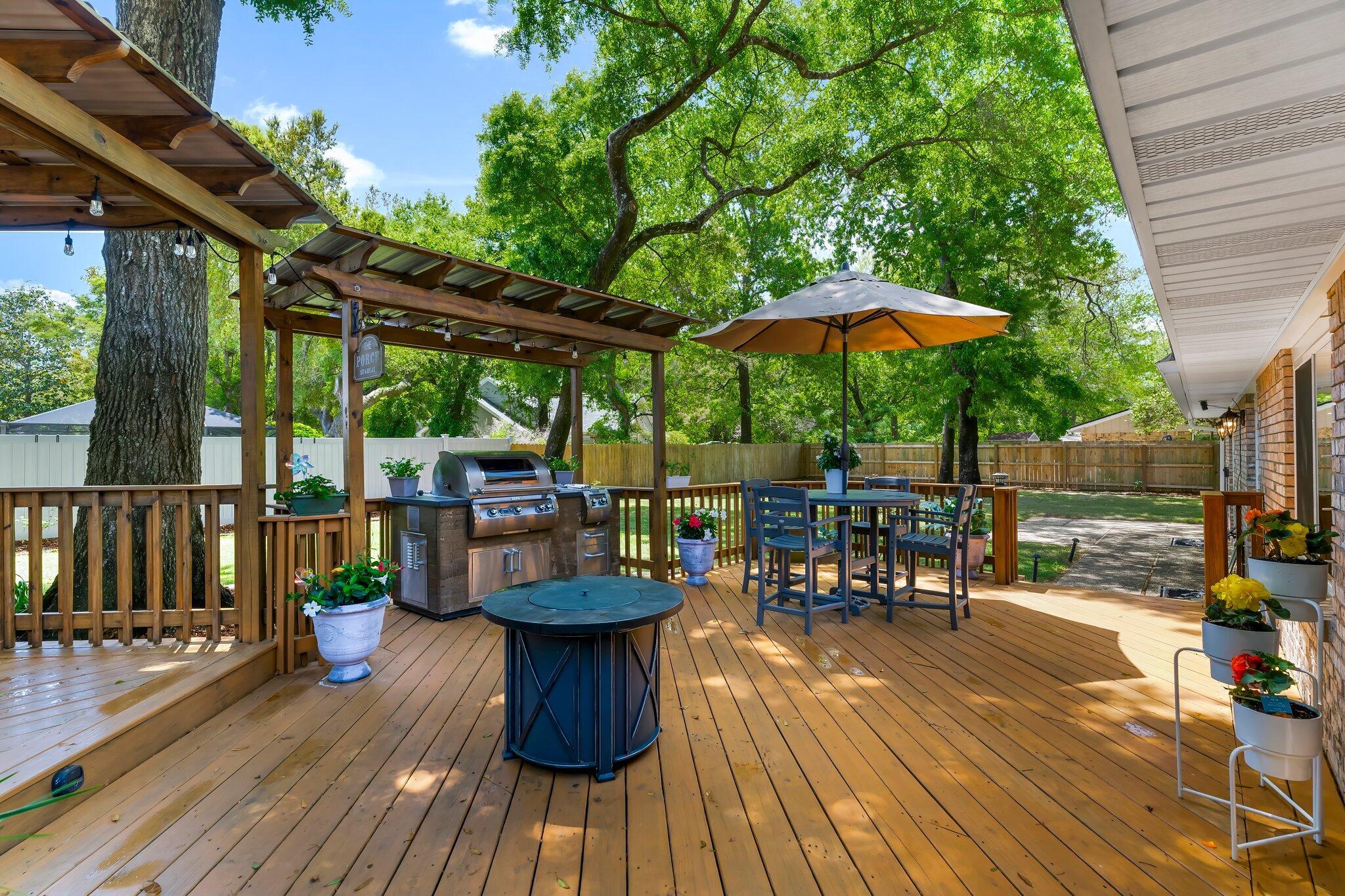RAINTREE ESTATES - Residential