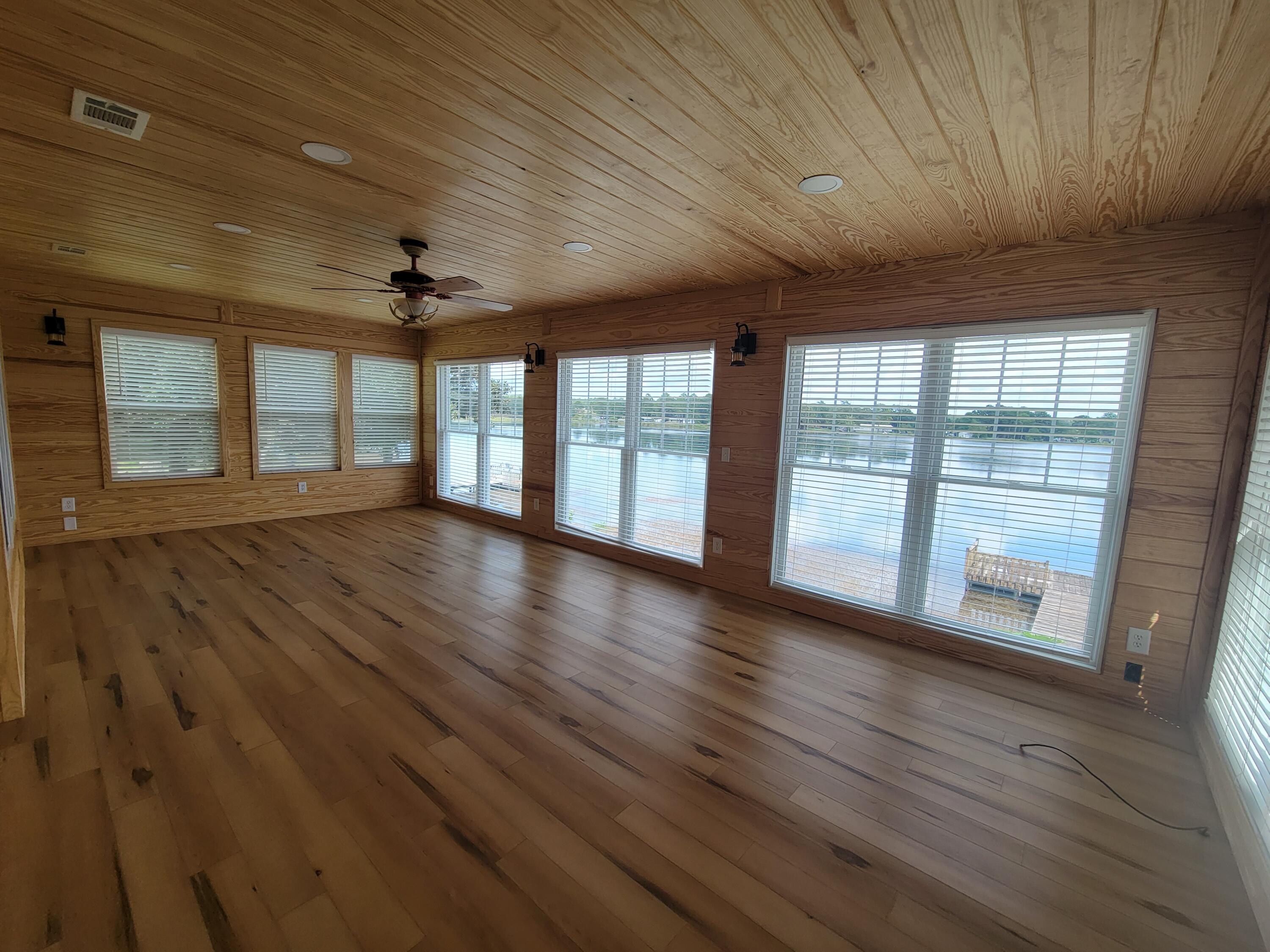 KING LAKE ESTATES - Residential