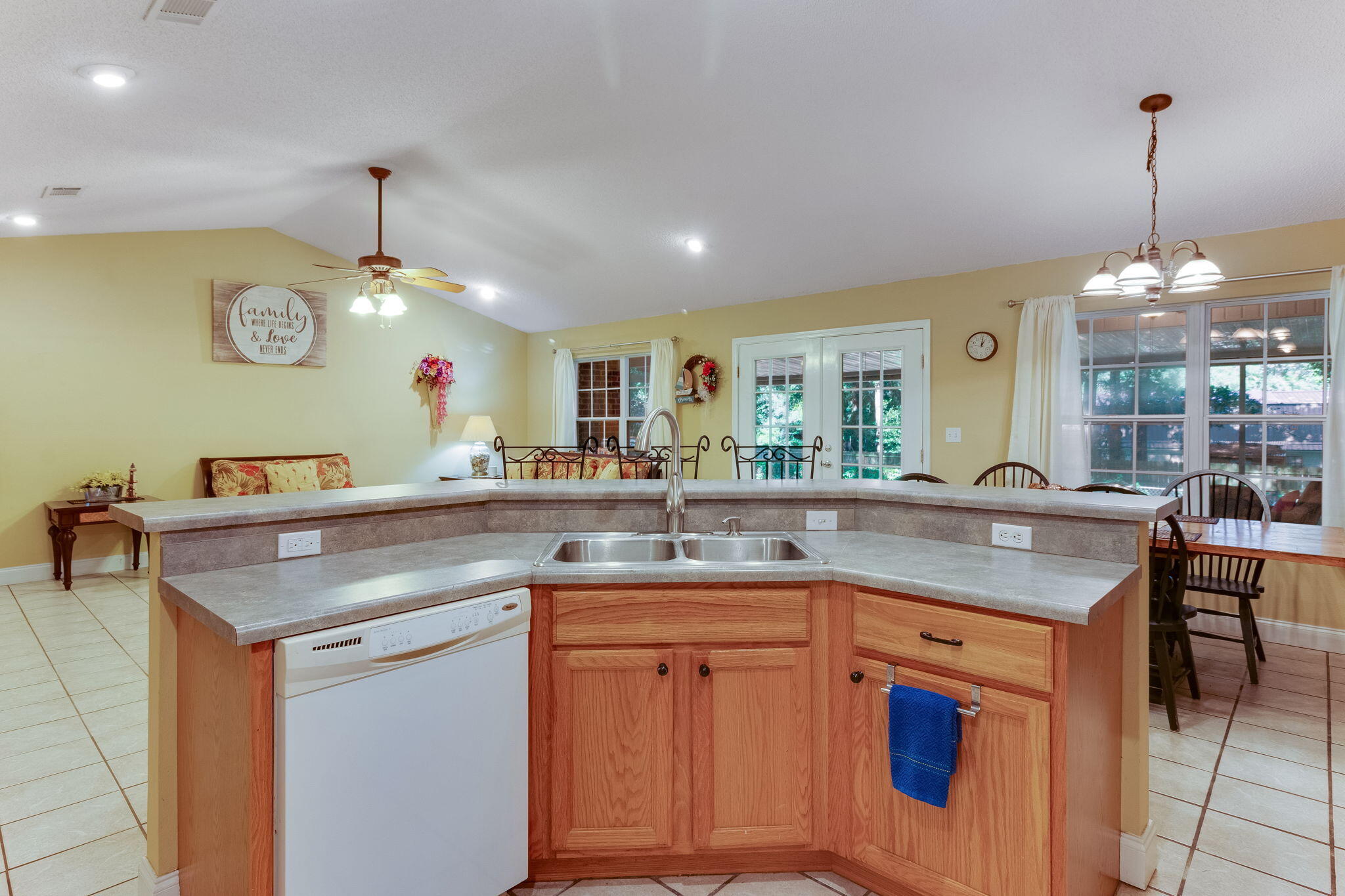 HOMESTEAD MANOR S/D - Residential