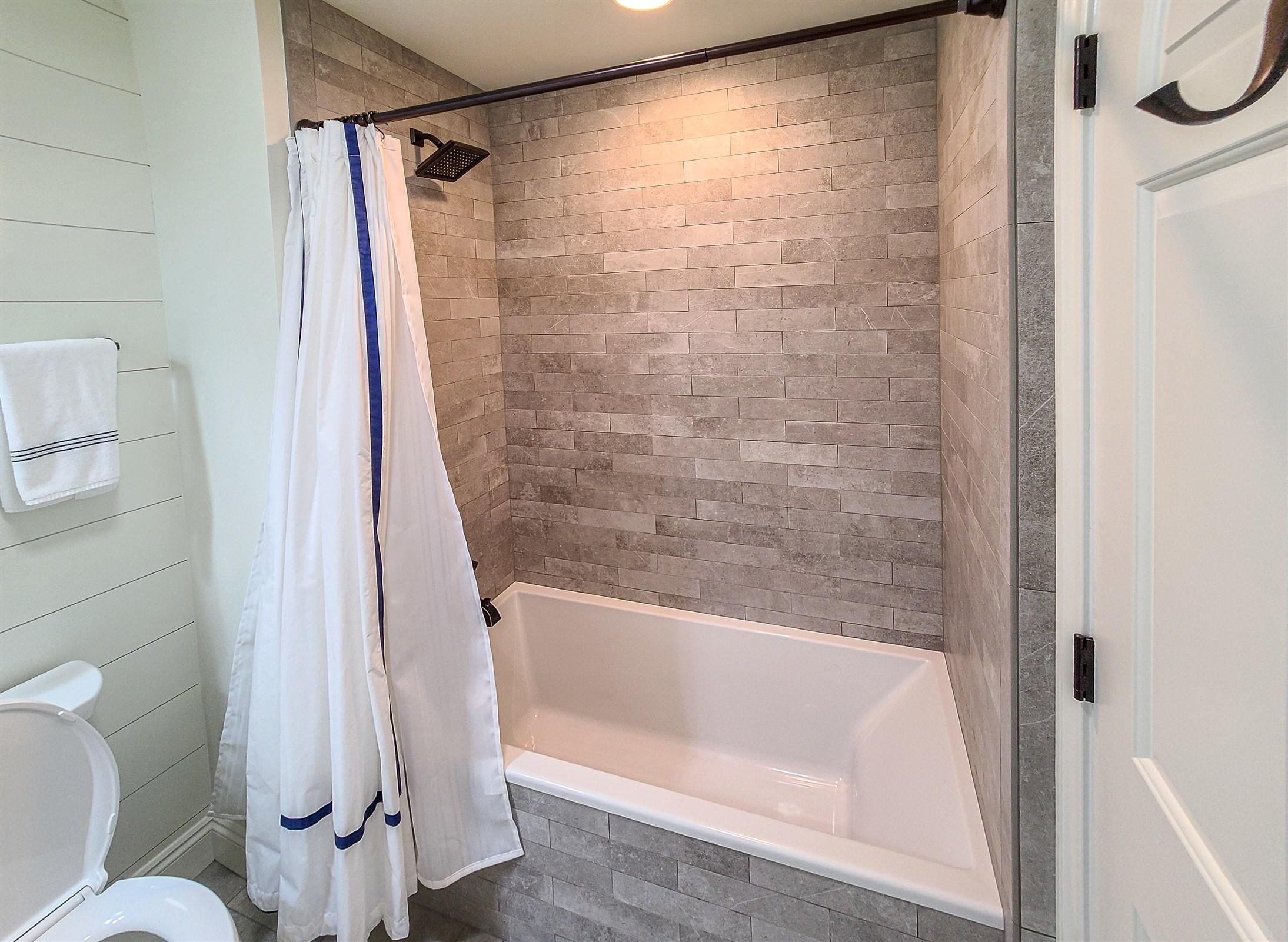 SOUTHWINDS III - Residential
