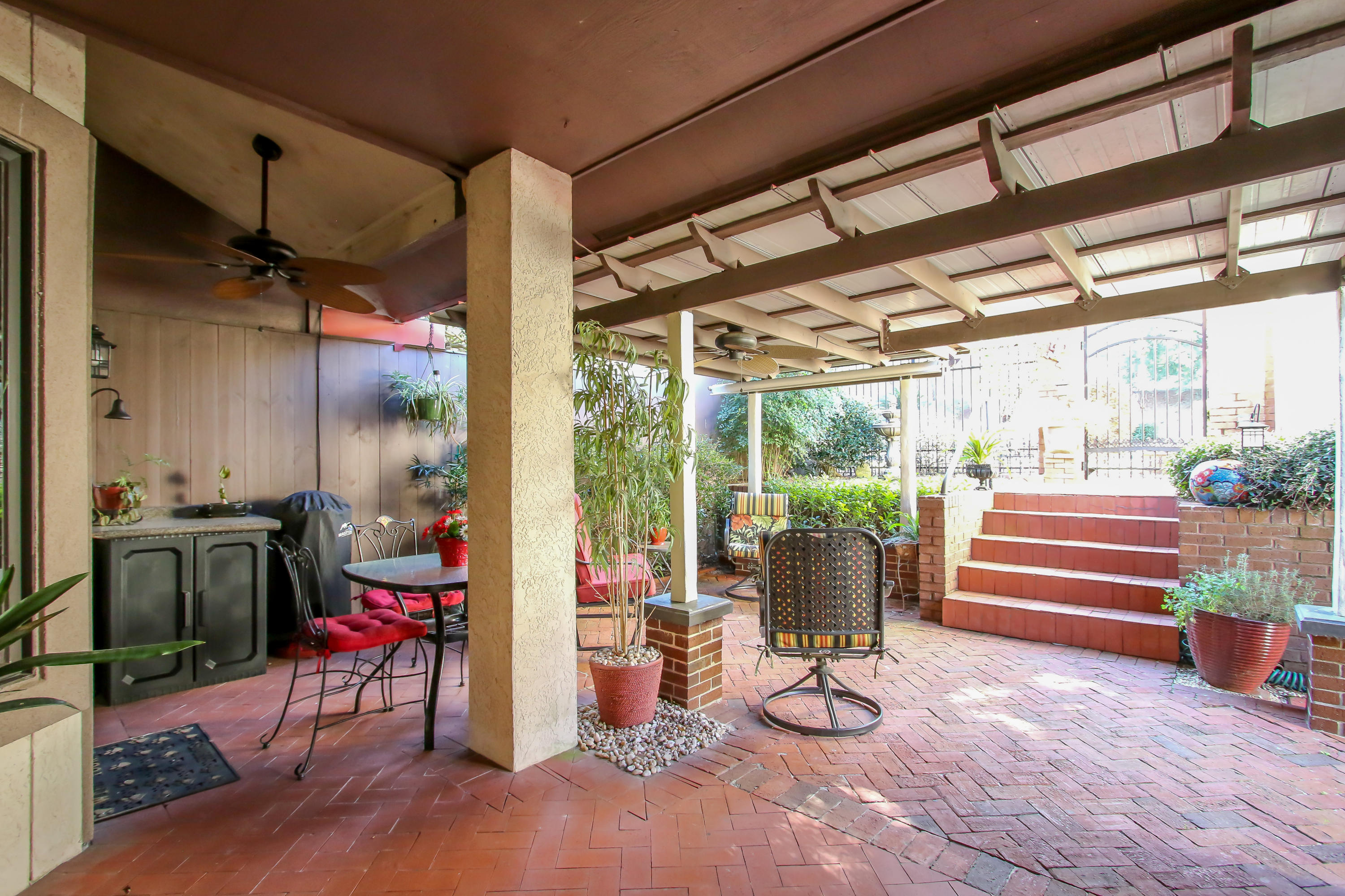 LAKE WAY VILLAS 1 - Residential