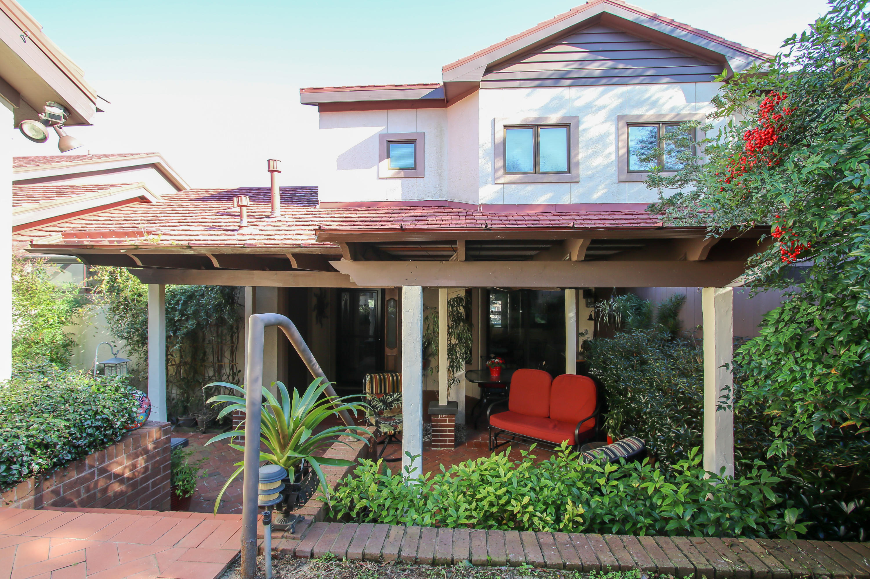 LAKE WAY VILLAS 1 - Residential