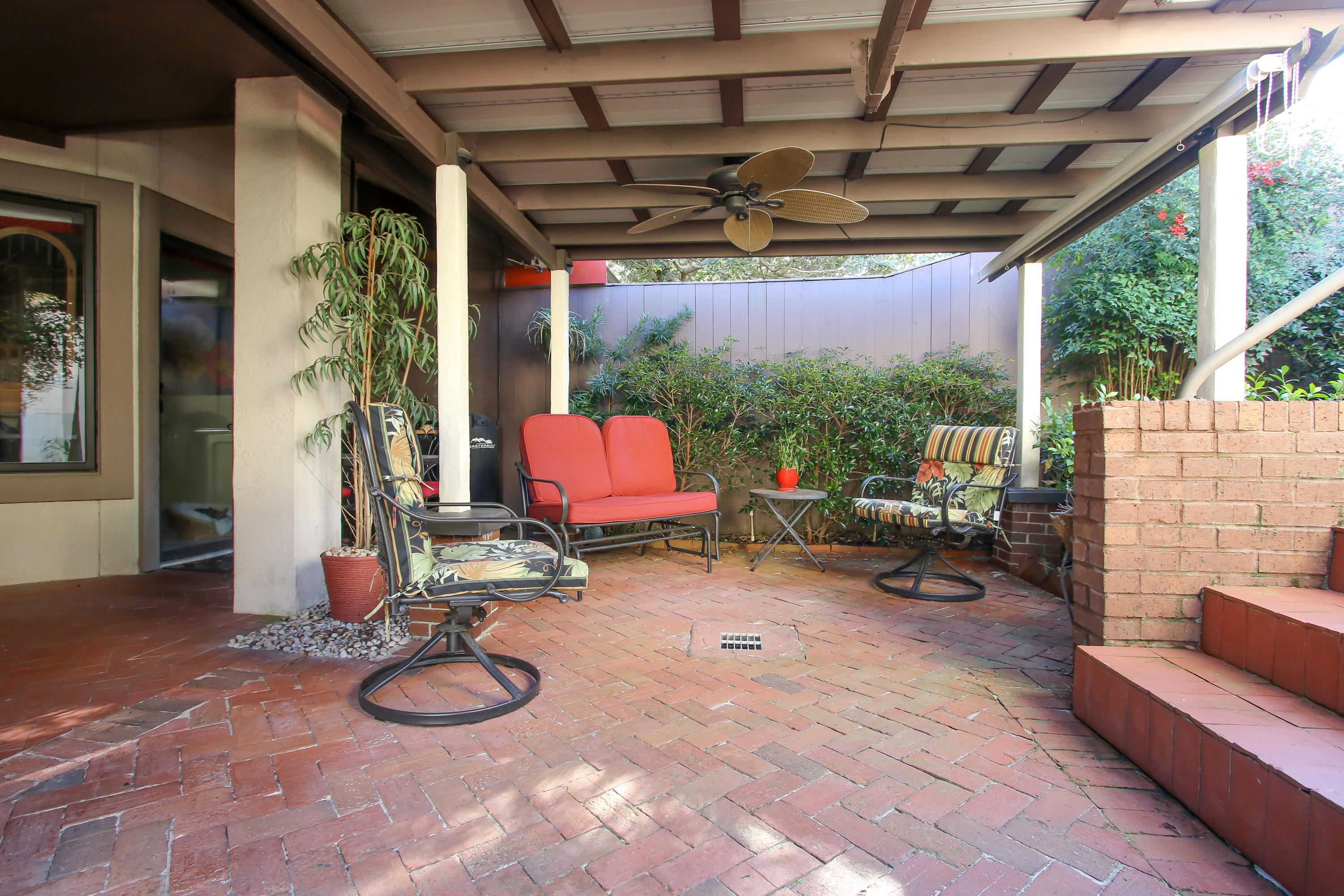 LAKE WAY VILLAS 1 - Residential