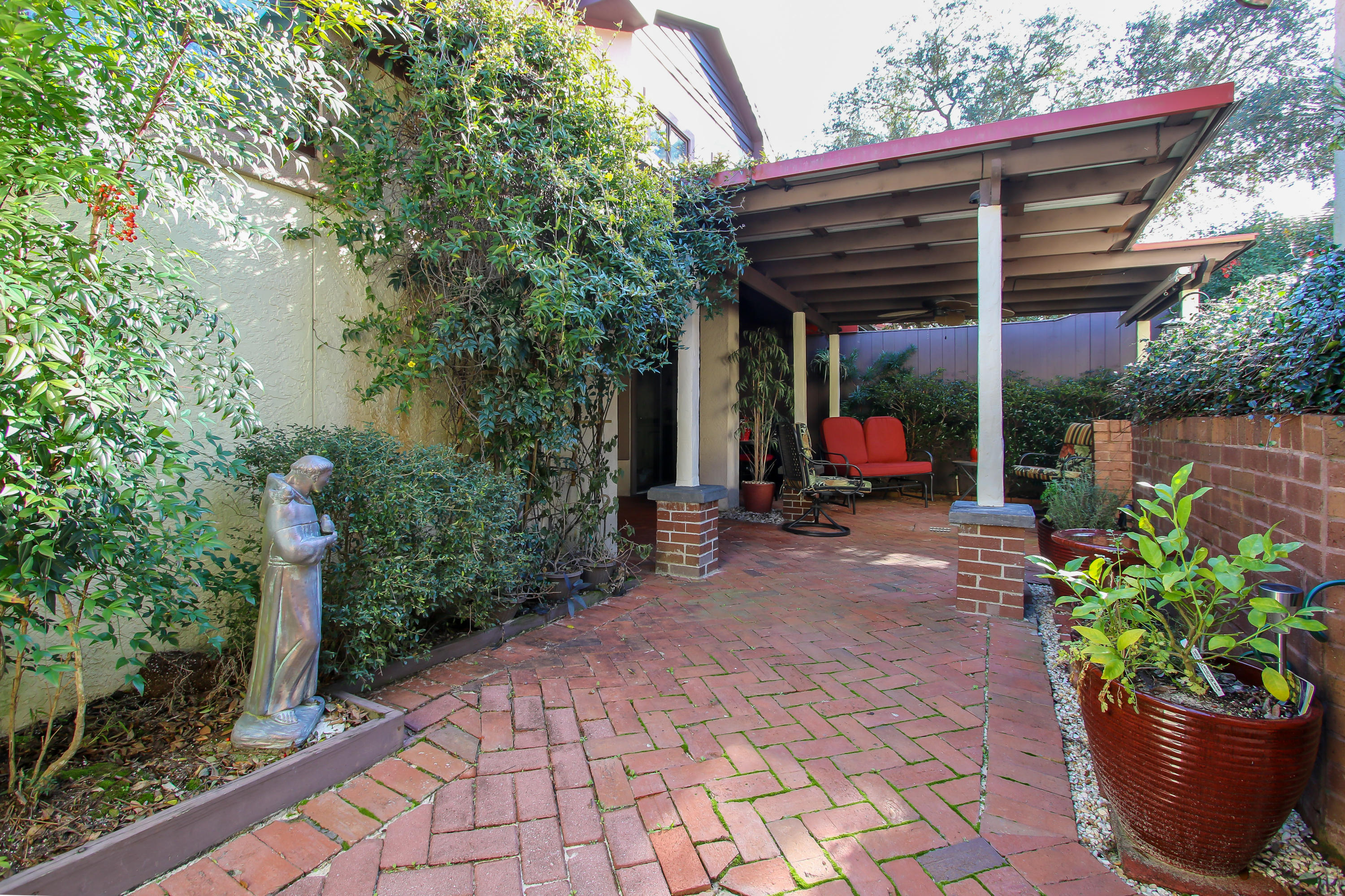 LAKE WAY VILLAS 1 - Residential