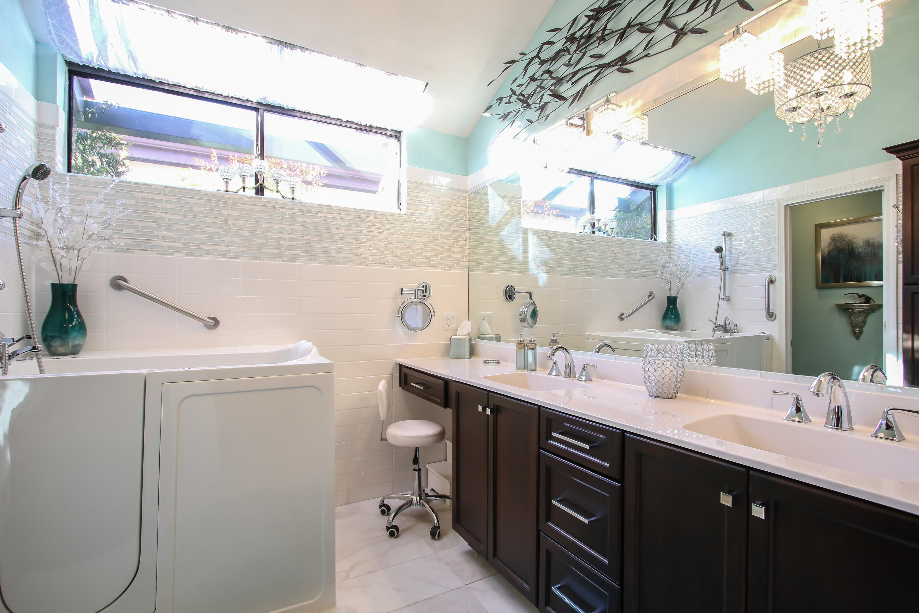 LAKE WAY VILLAS 1 - Residential