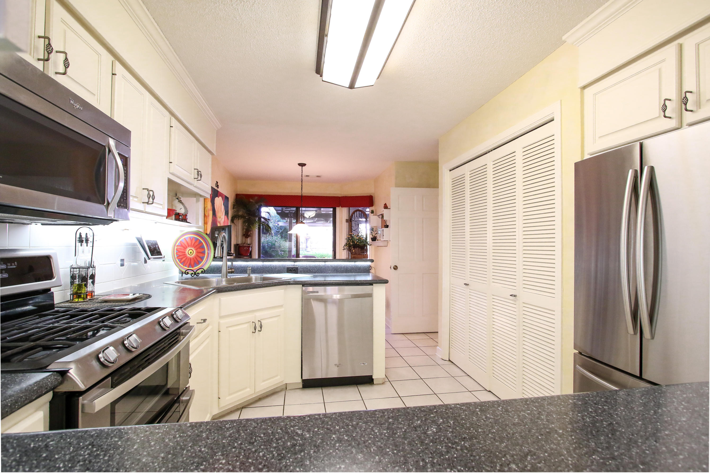 LAKE WAY VILLAS 1 - Residential