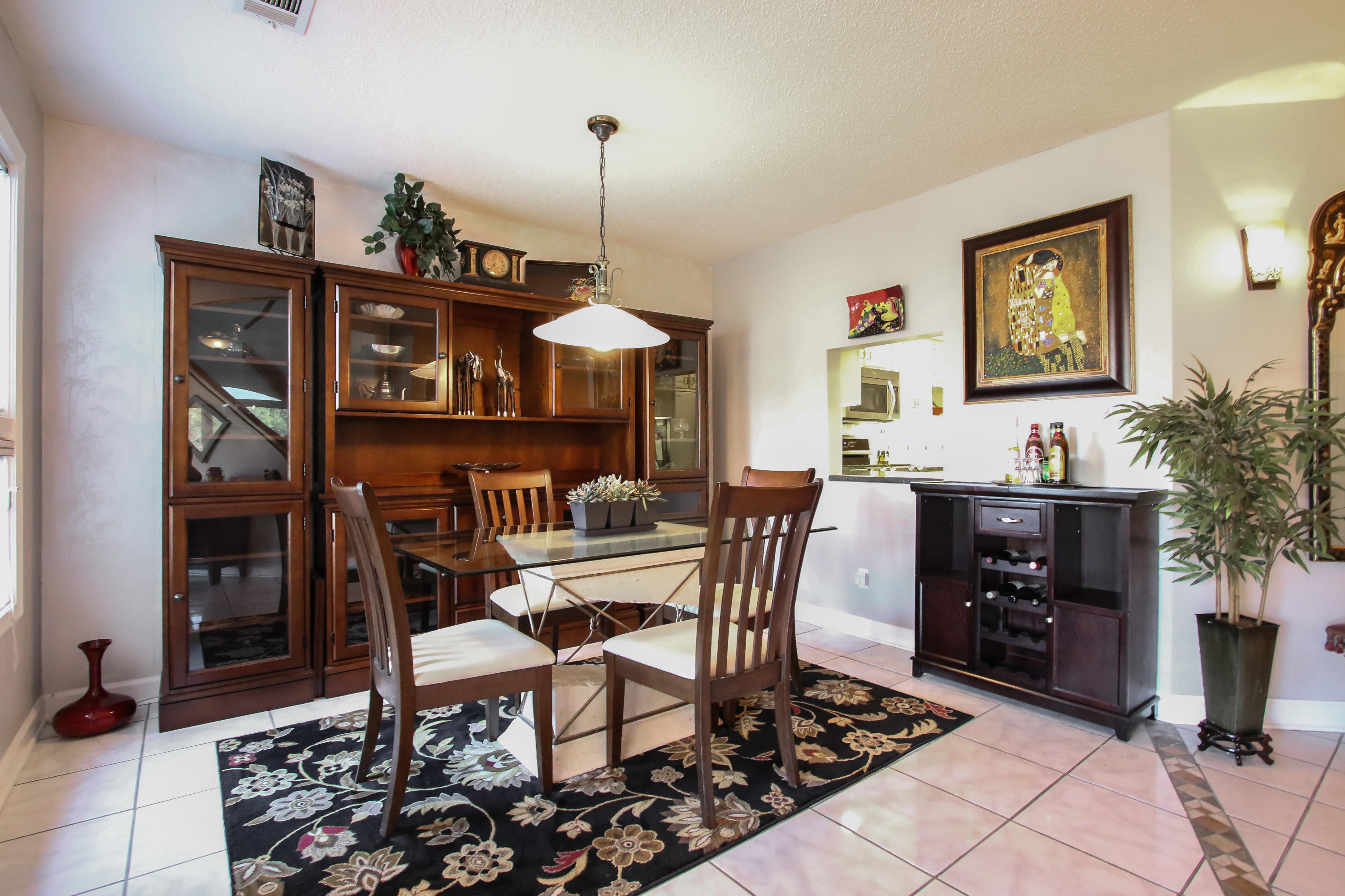 LAKE WAY VILLAS 1 - Residential